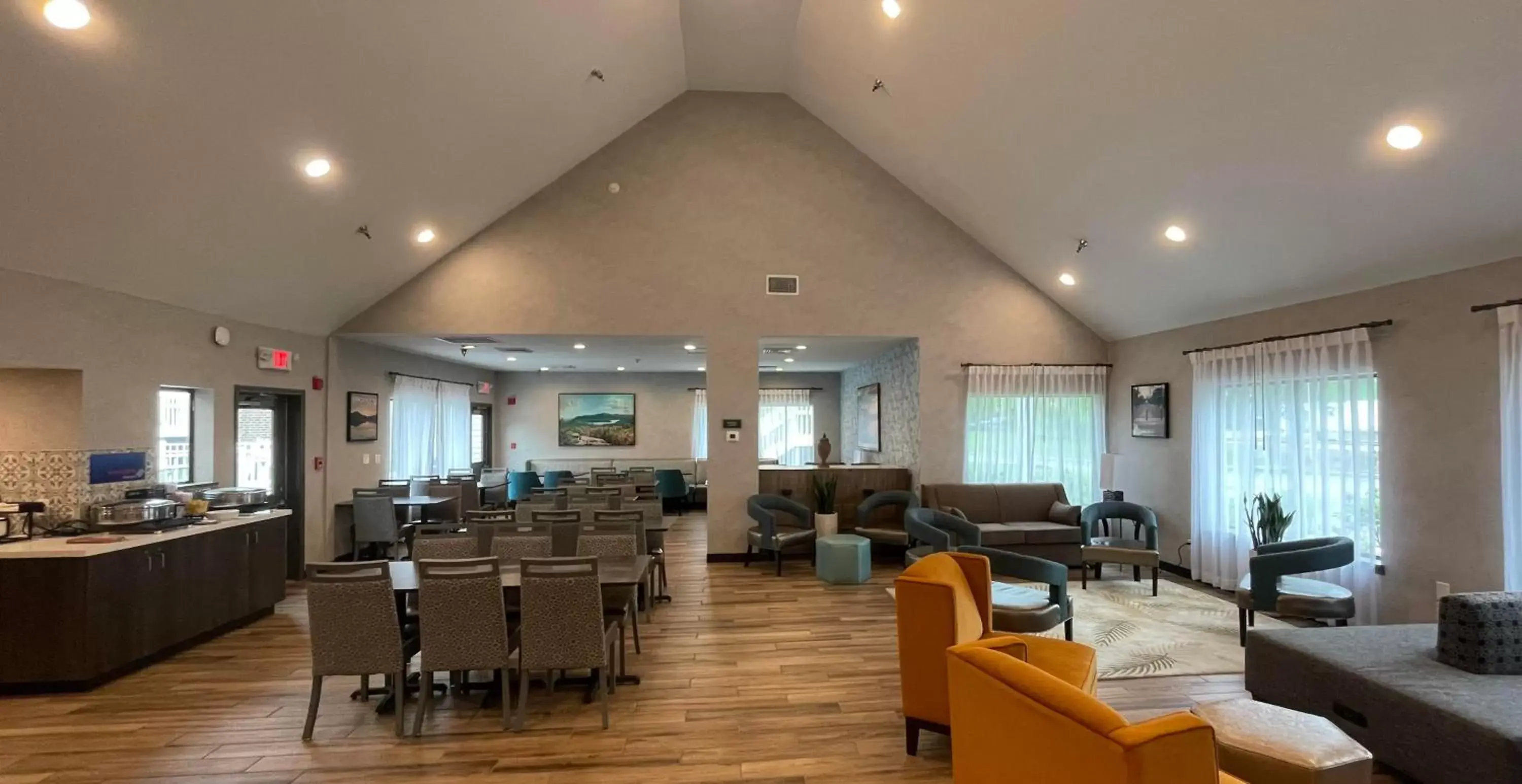 Lounge or bar in Best Western Fishkill Inn & Suites Lounge or bar in Best Western Fishkill Inn & Suites
