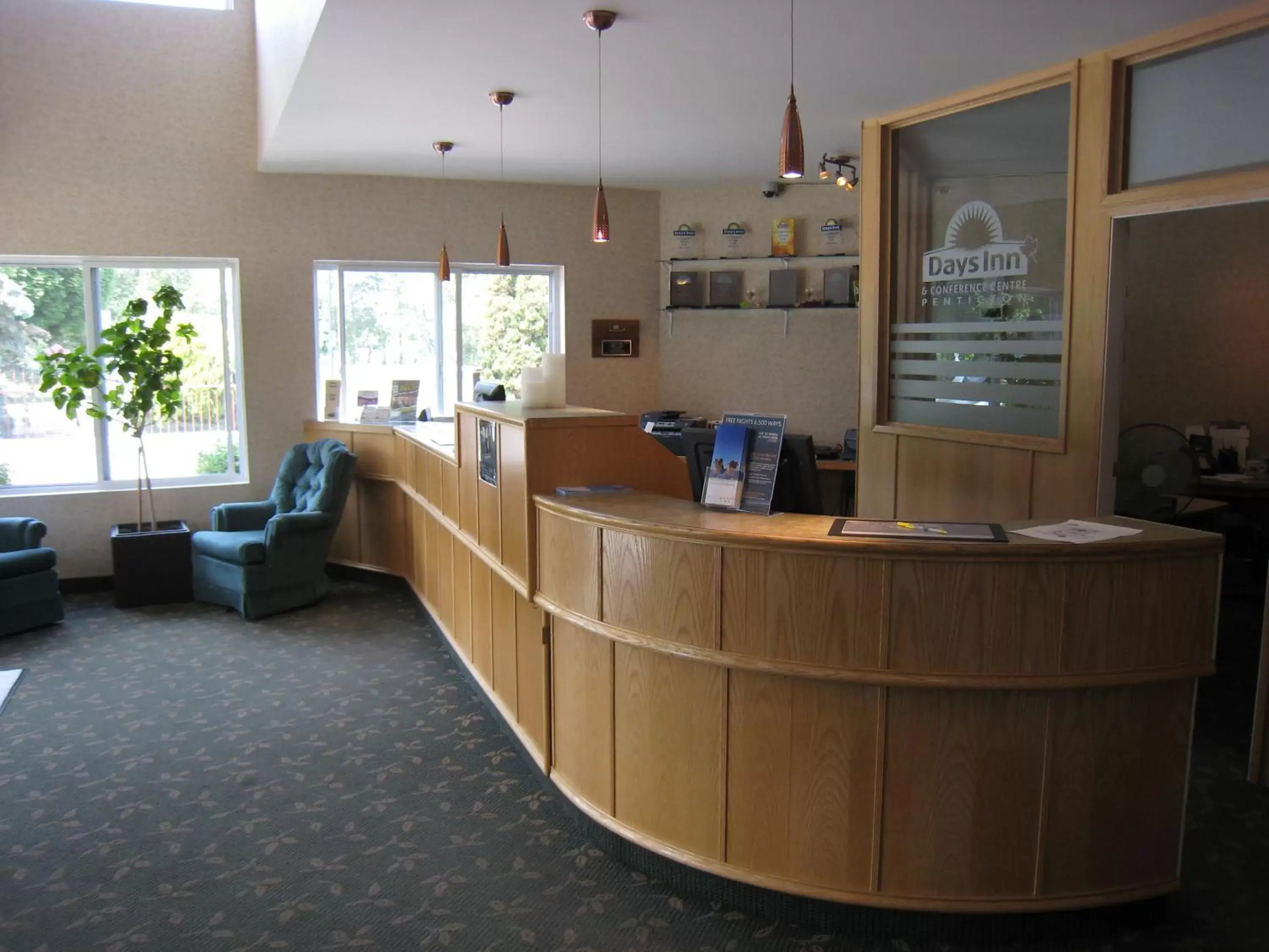 Lobby or reception, Lobby/Reception in Days Inn by Wyndham Penticton Conference Centre