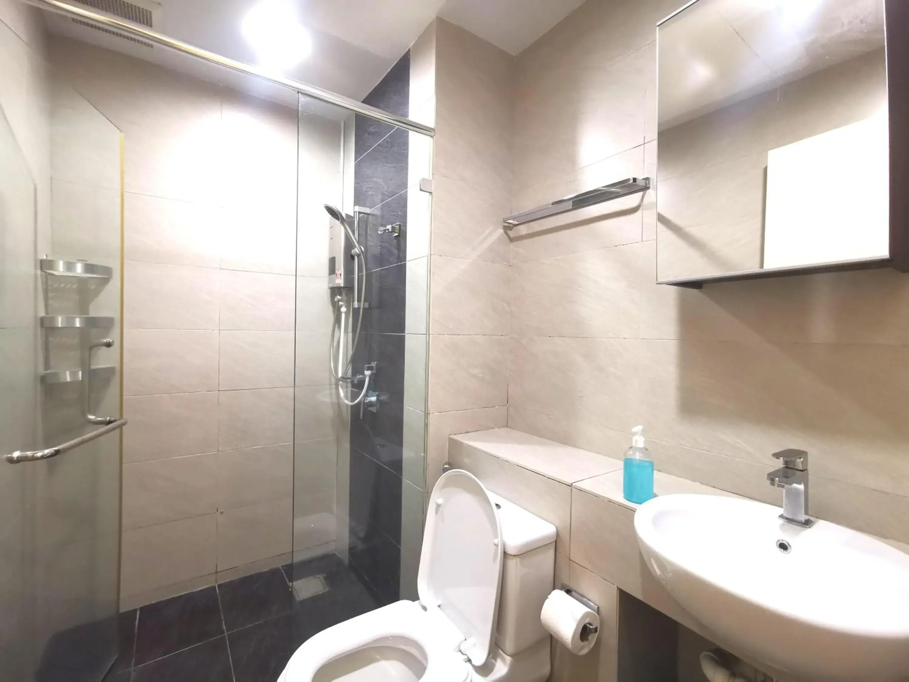Shower, Bathroom in Sunset Seaview Vacation Condos @ IMAGO Shopping Mall