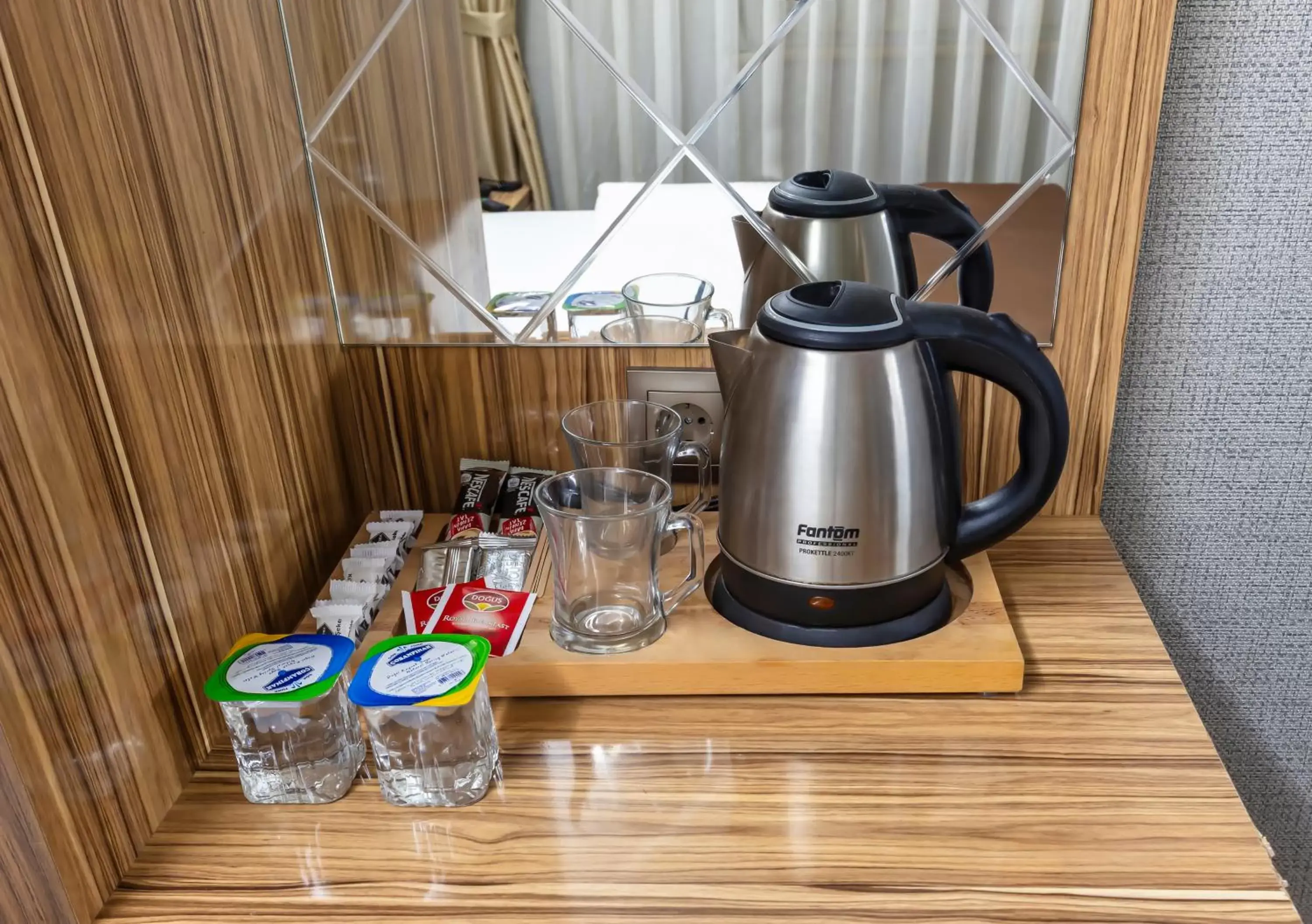Coffee/tea facilities in Dem İstanbul Airport Hotel