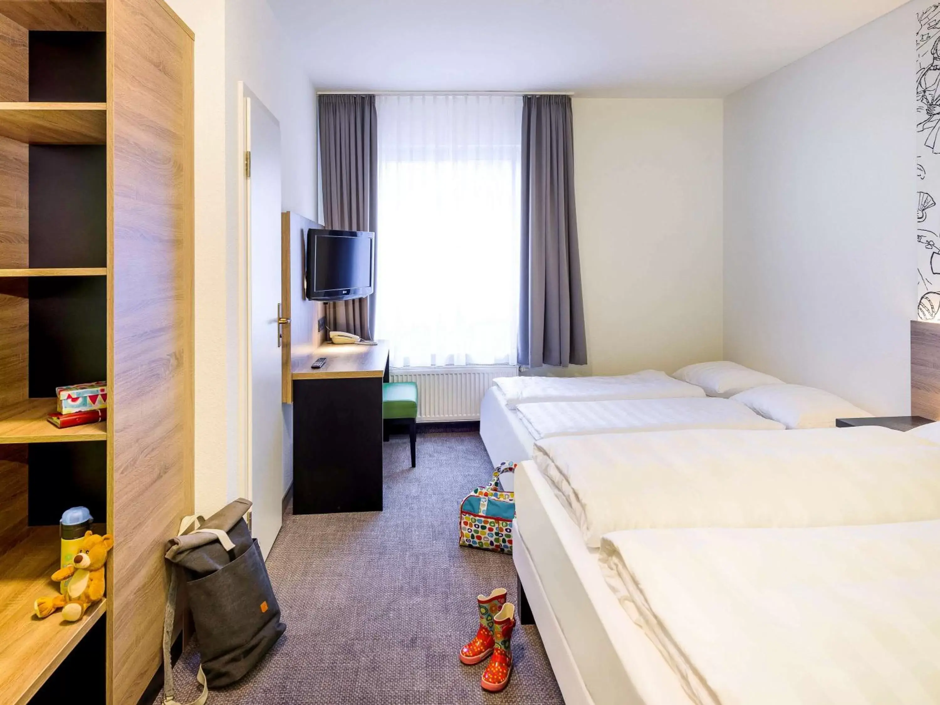 Photo of the whole room in ibis Styles Halle