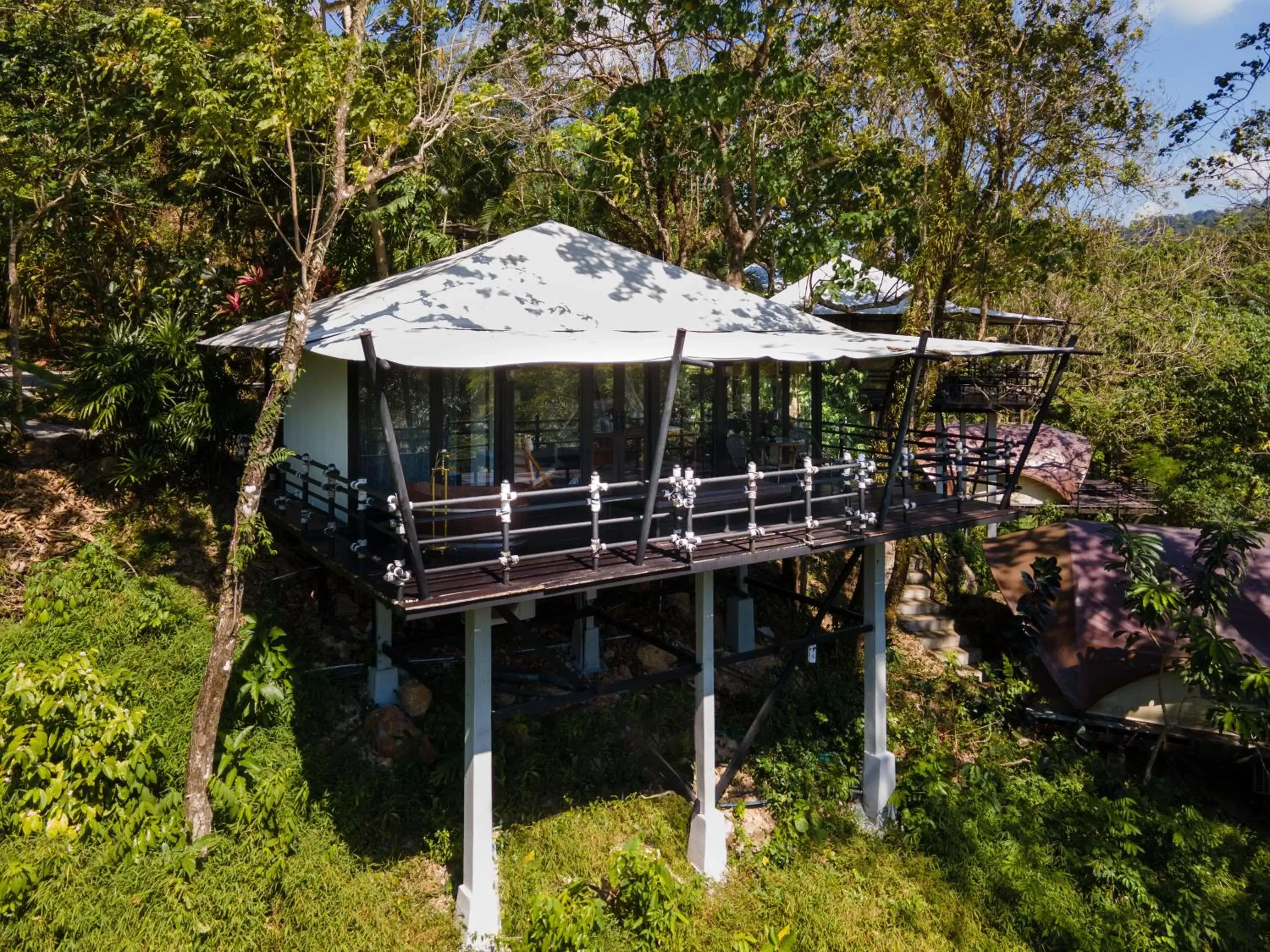 Property building in Kachonghills Tented Resort Trang Property building in Kachonghills Tented Resort Trang