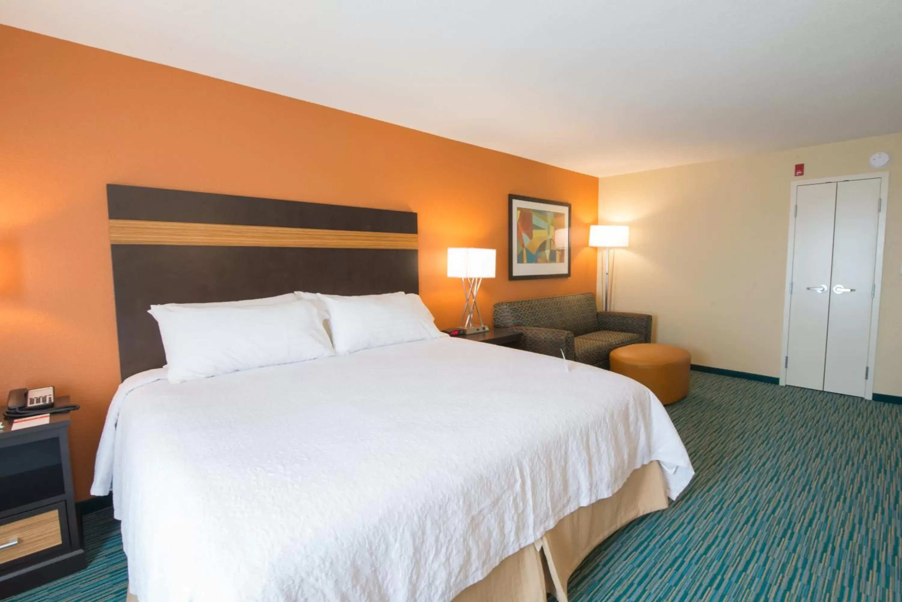 Photo of the whole room, Bed in Holiday Inn Bismarck, an IHG Hotel