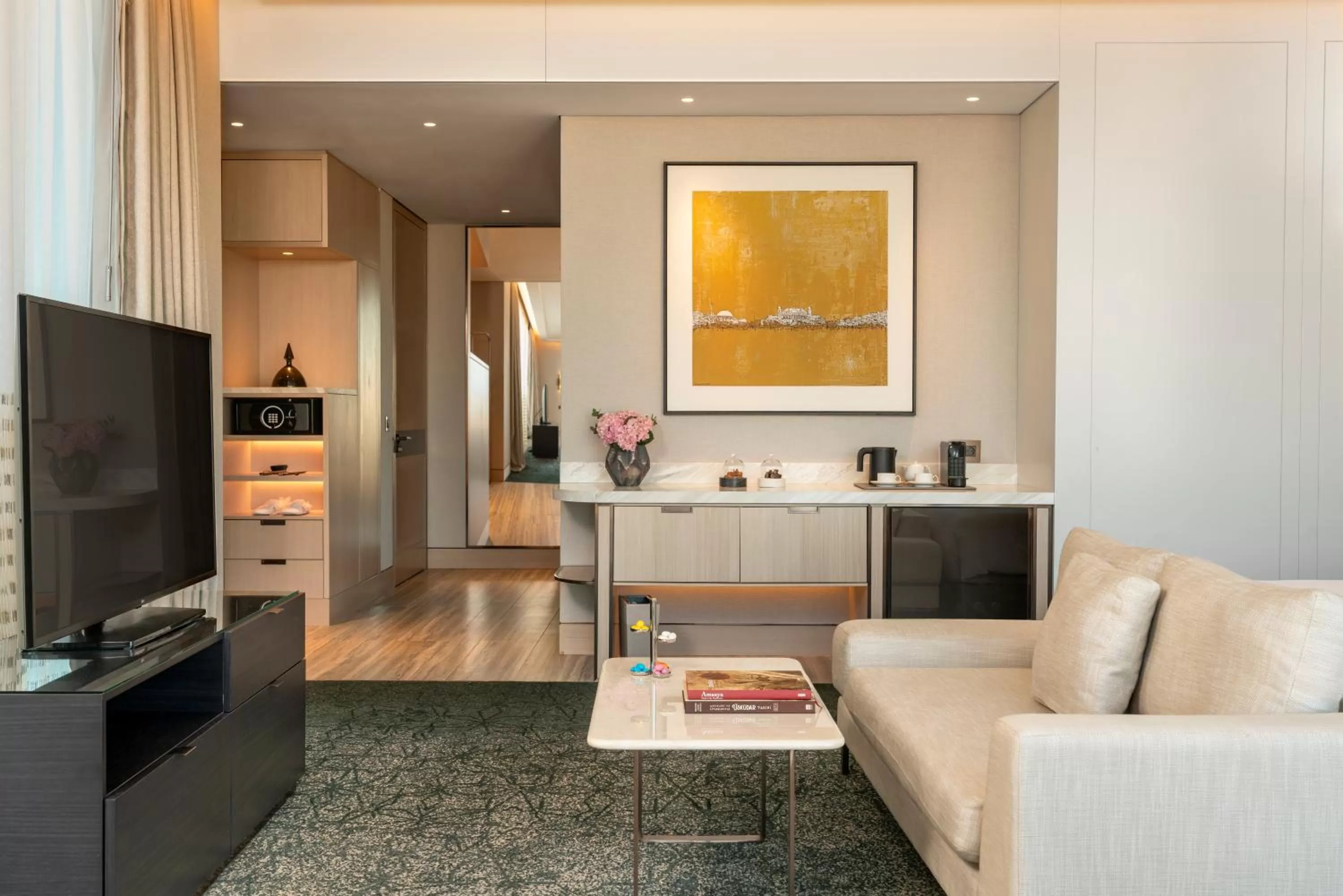 Communal lounge/ TV room in Address Istanbul