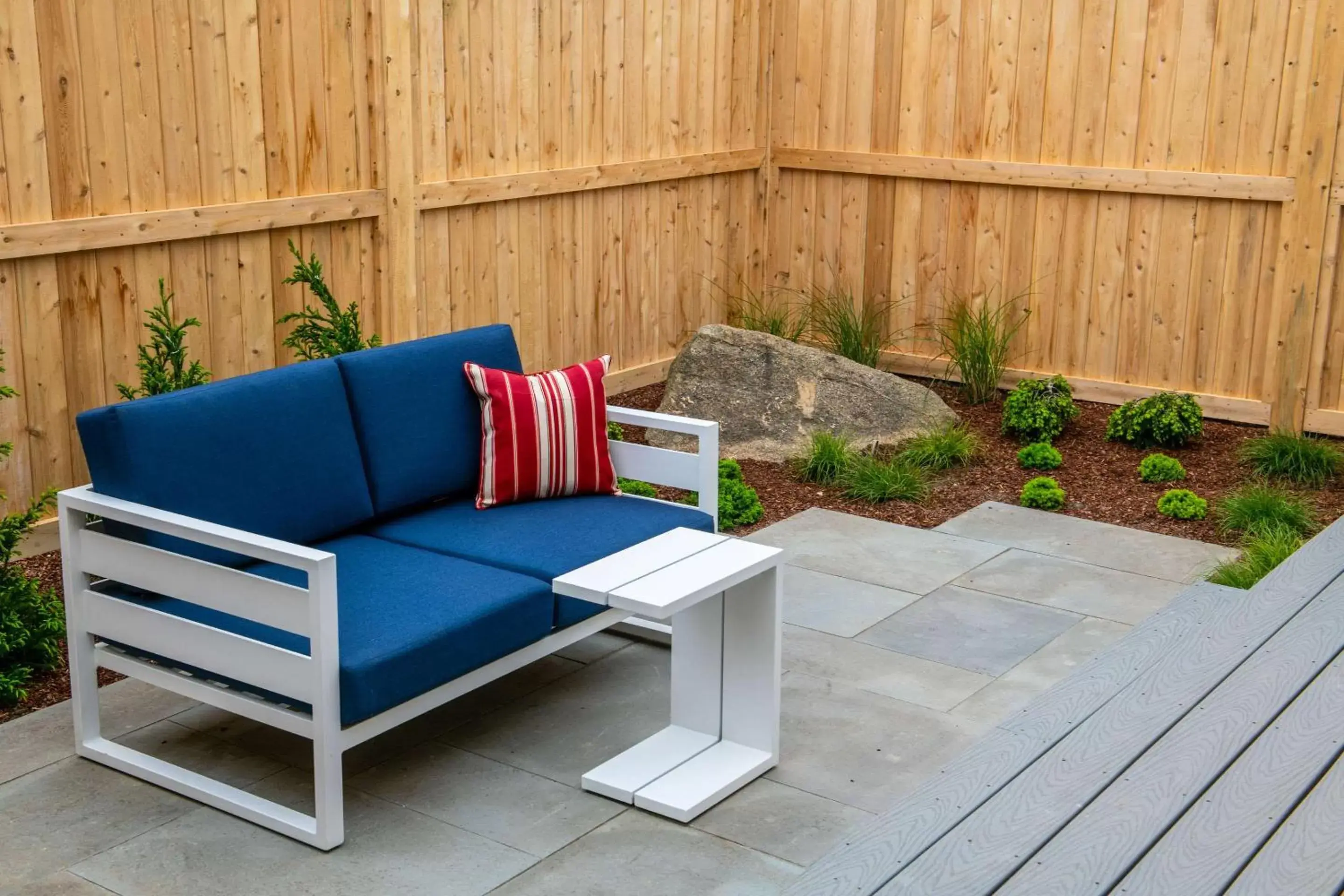 Property building, Seating Area in Edgar Hotel Martha's Vineyard, Ascend Hotel Collection