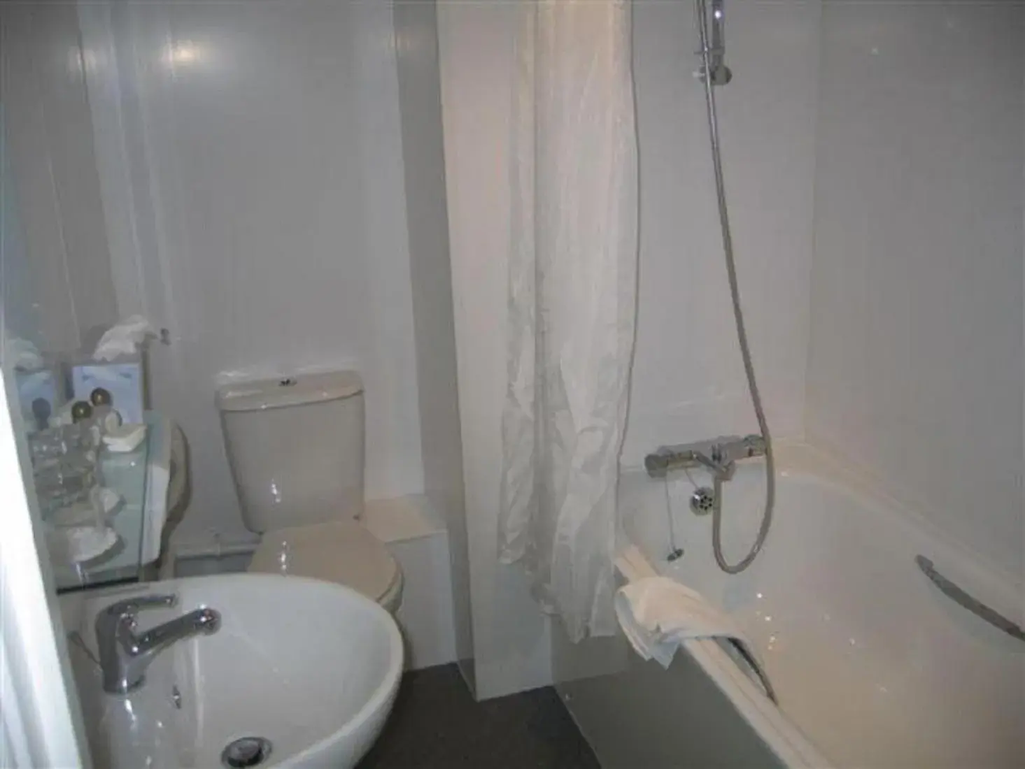Shower, Bathroom in Britannia Hotel Coventry
