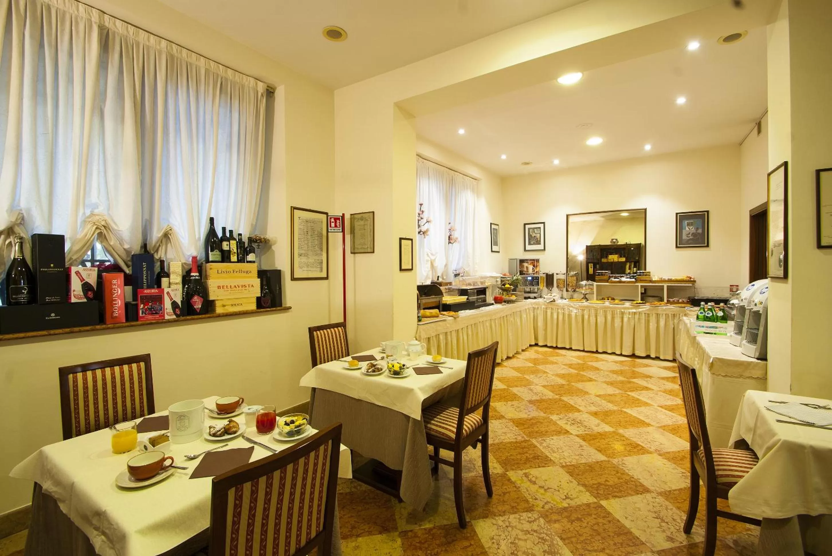 Restaurant/places to eat in Alla Rocca Hotel Conference & Restaurant