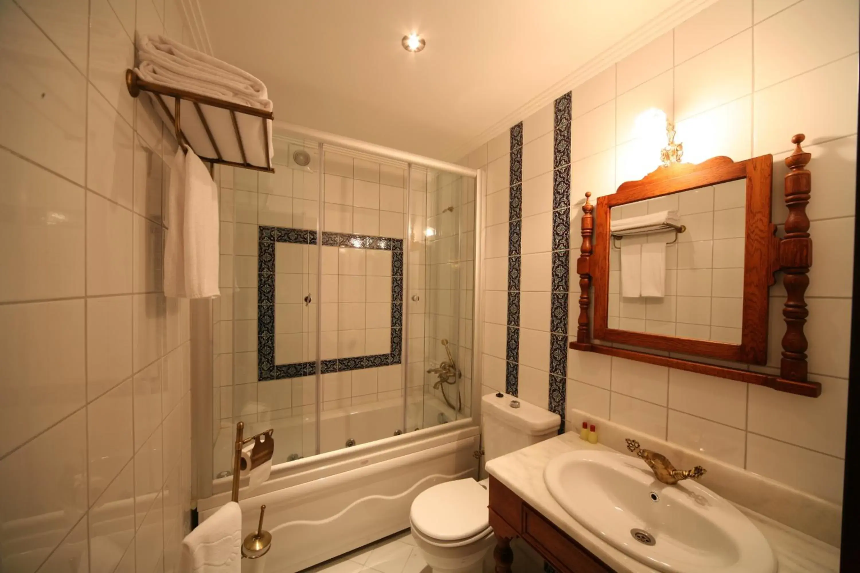 Shower, Bathroom in Aruna Boutique Hotel