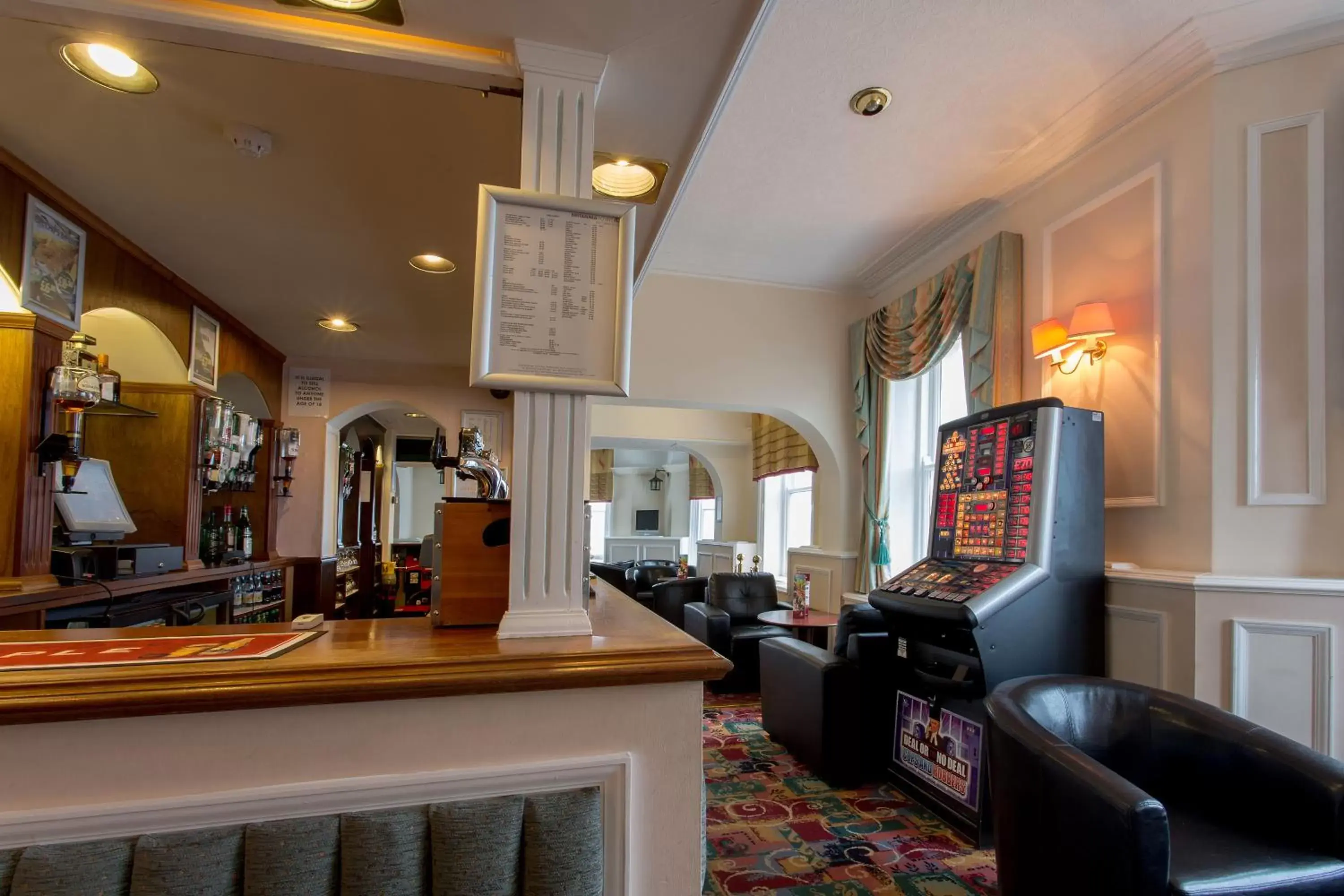 Lounge or bar, Lobby/Reception in Clifton Hotel