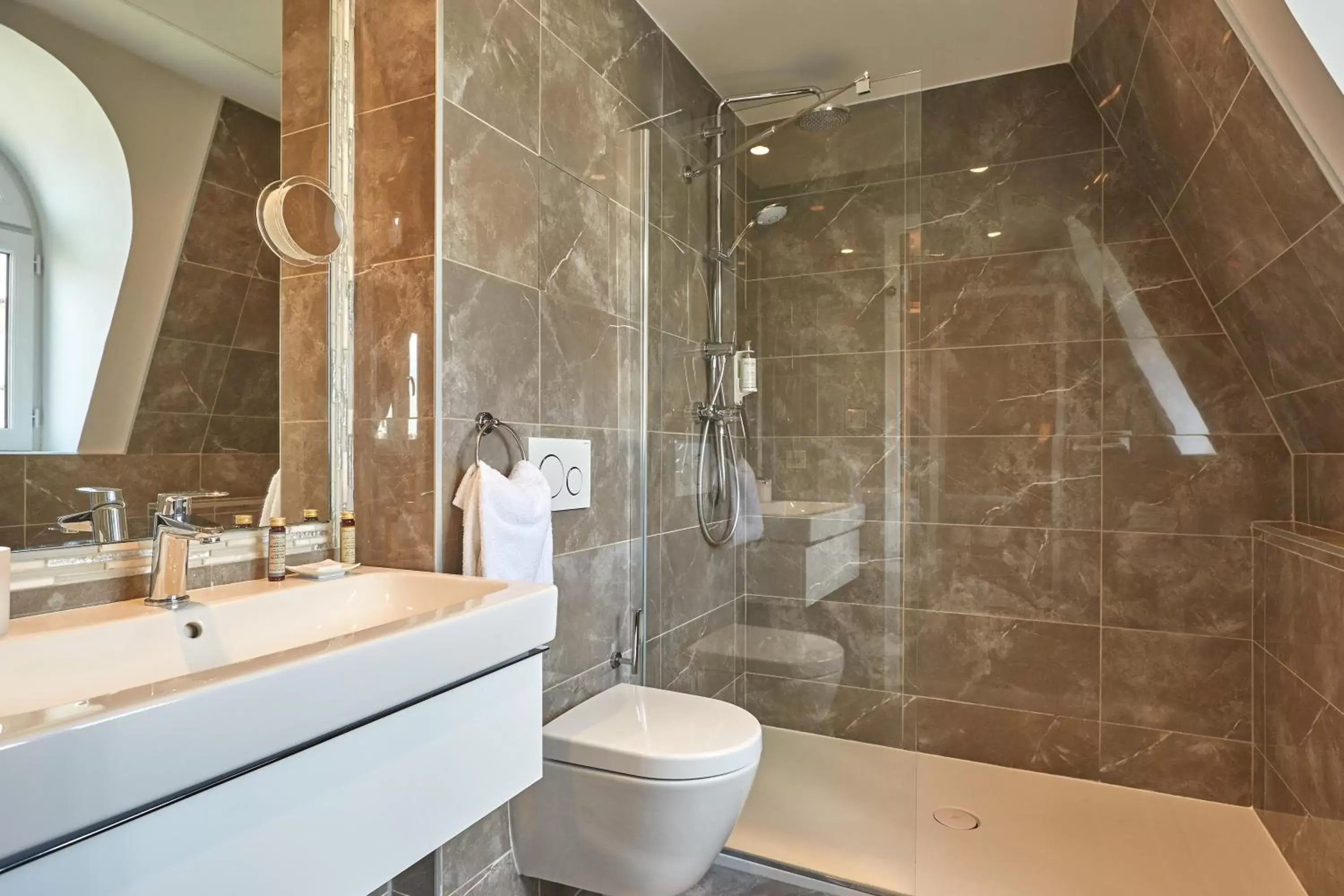 Shower, Bathroom in Régence Etoile