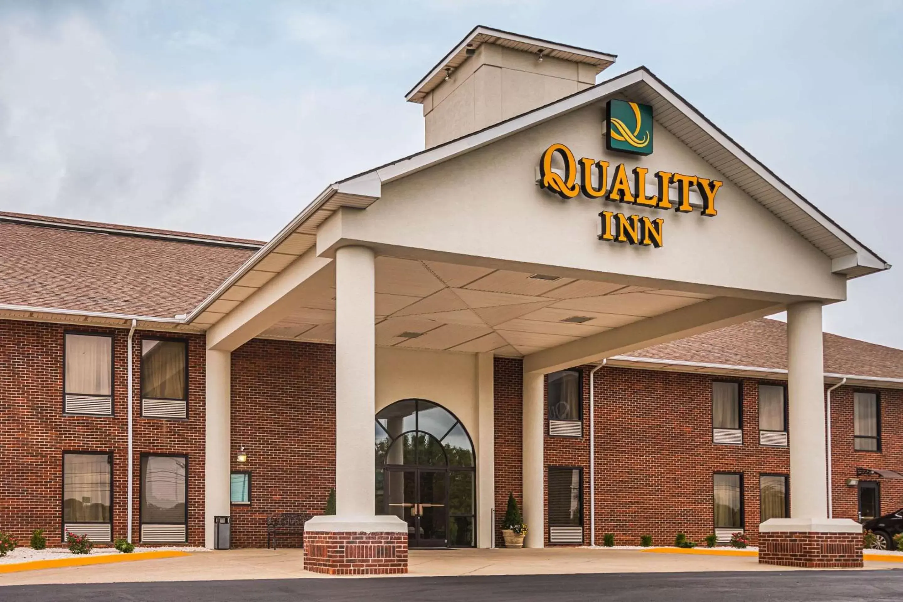 Property Building in Quality Inn