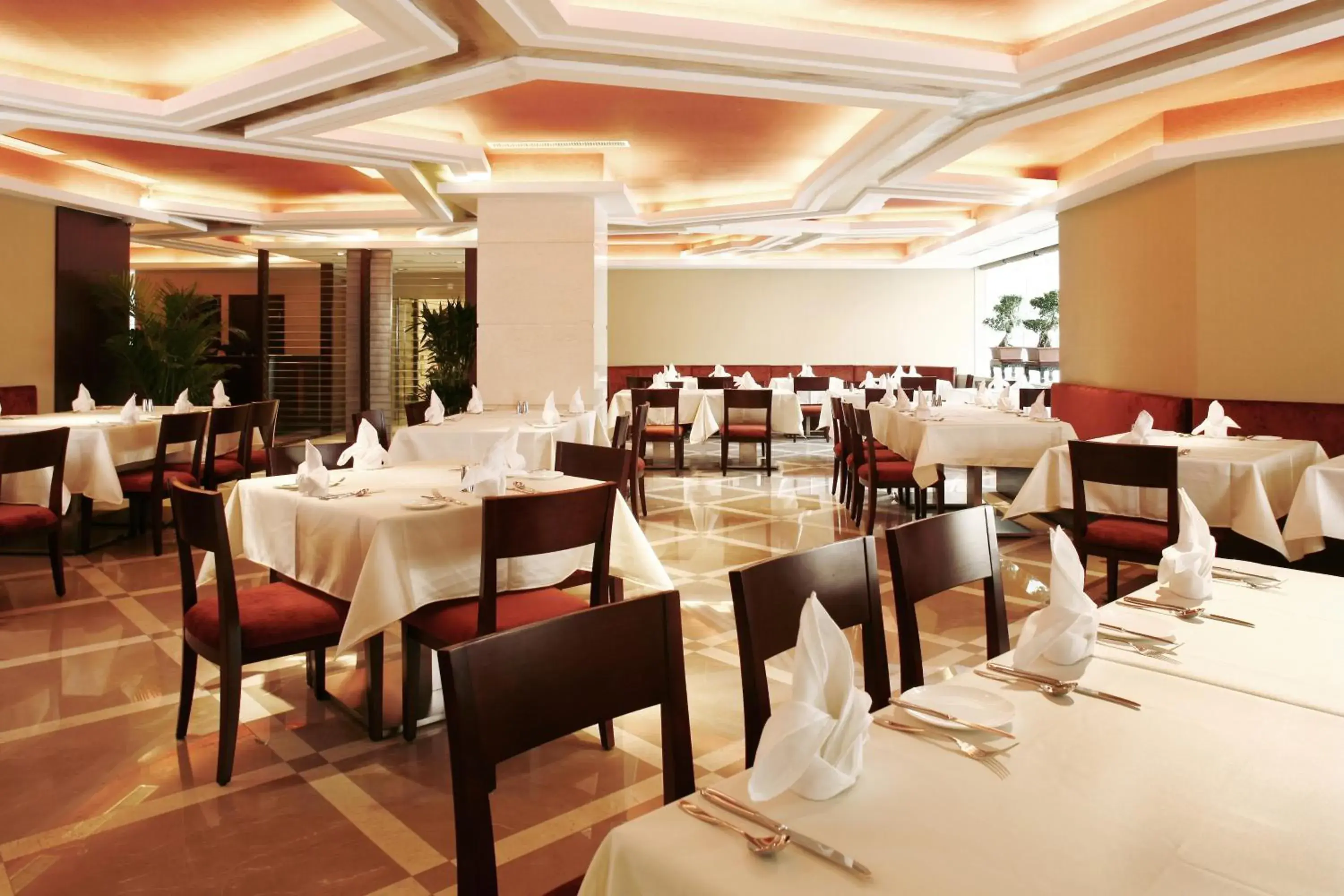 Restaurant/Places to Eat in Sunworld Hotel