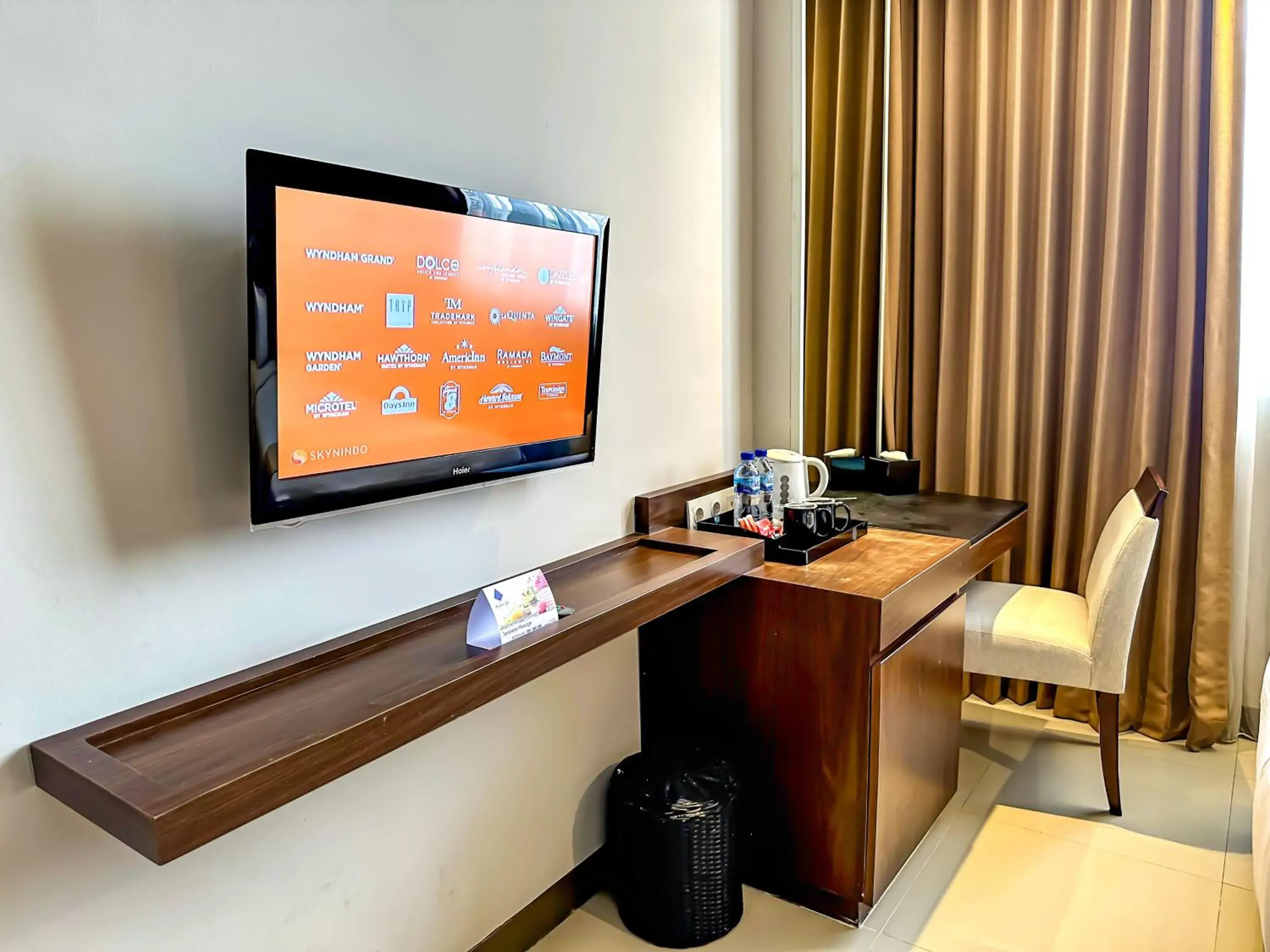 TV/Entertainment Center in Howard Johnson By Wyndham Pekalongan