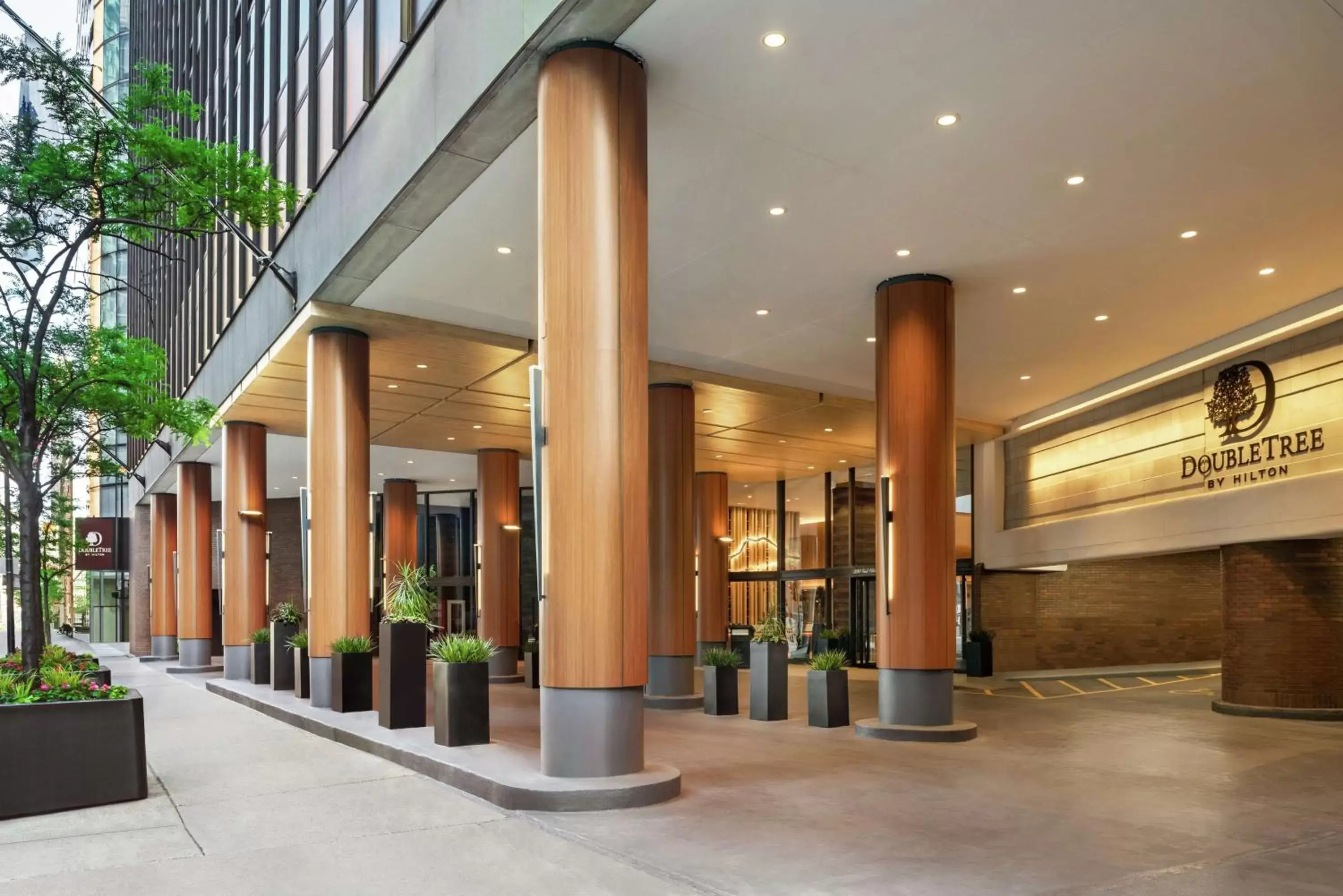 Property building, Lobby/Reception in DoubleTree by Hilton Chicago Magnificent Mile