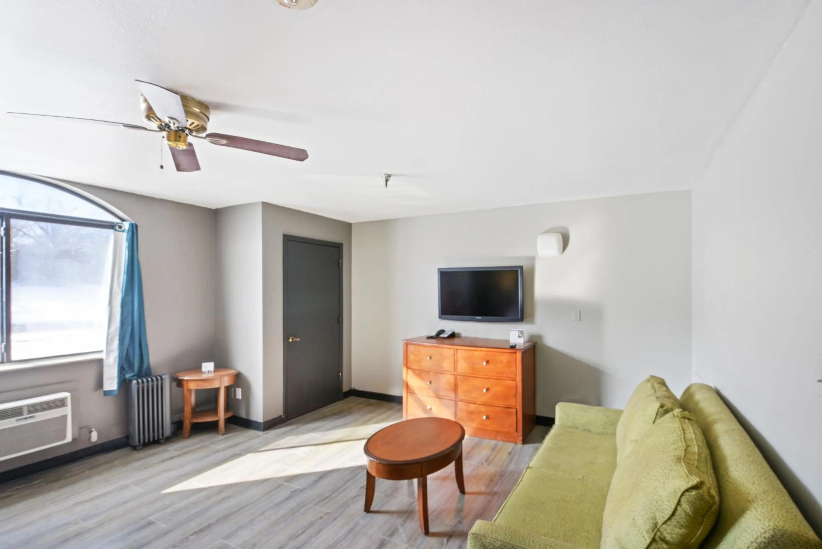 Area and facilities, TV/Entertainment Center in OYO Hotel Edmond - University of Central Oklahoma