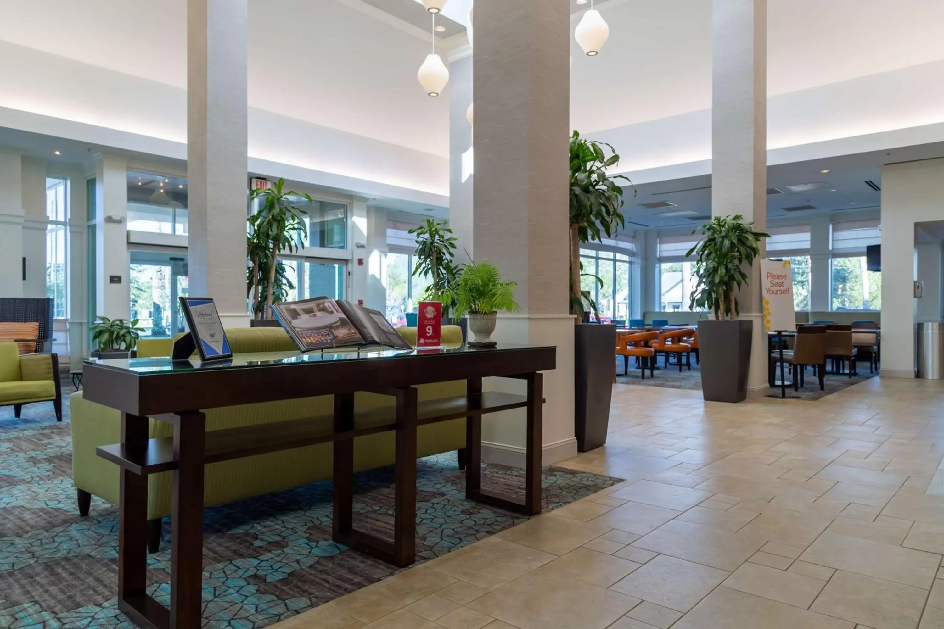 Lobby or reception, Restaurant/Places to Eat in Hilton Garden Inn Orlando East - UCF Area
