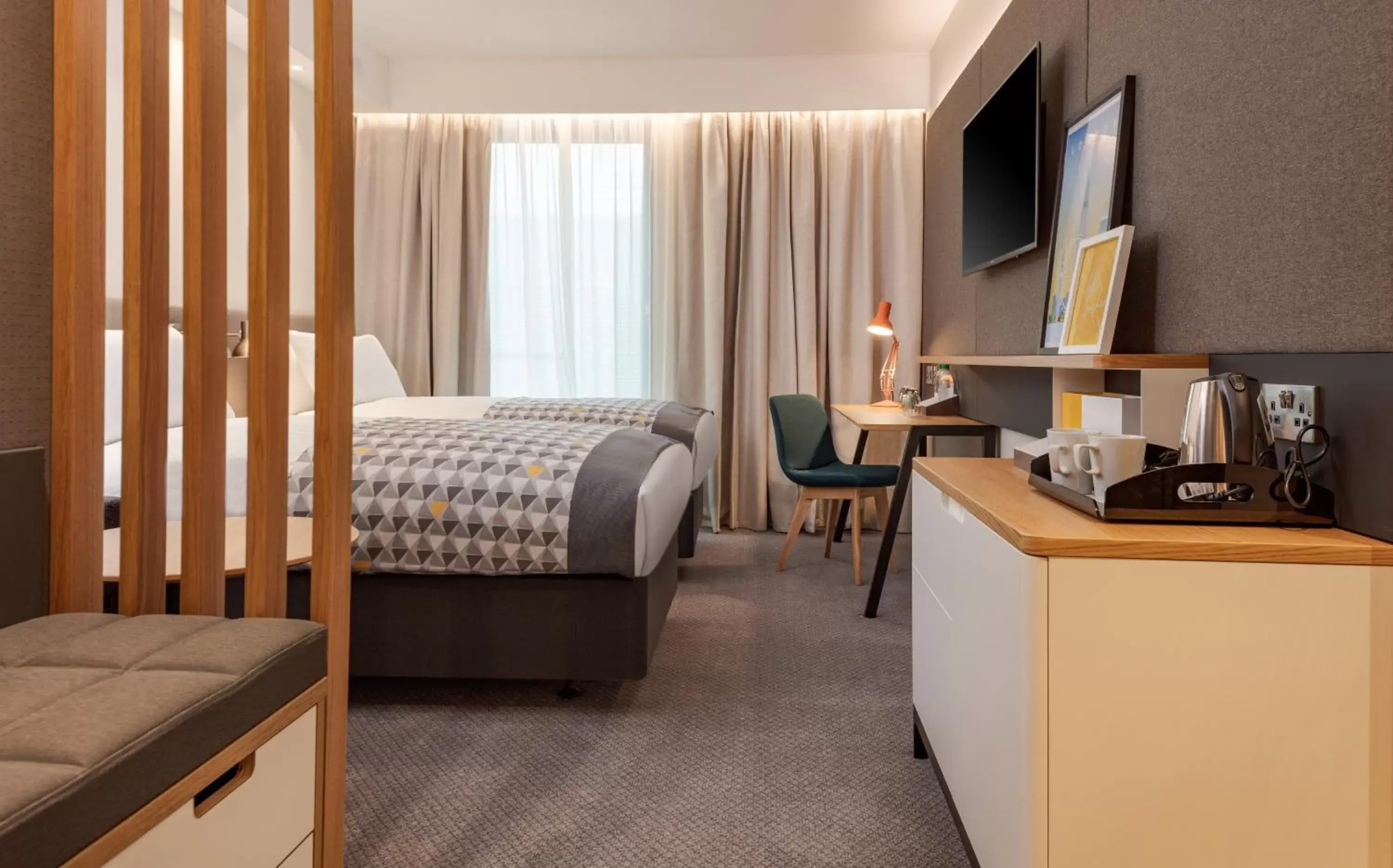 Bed in Holiday Inn London Heathrow - Bath Road, an IHG Hotel