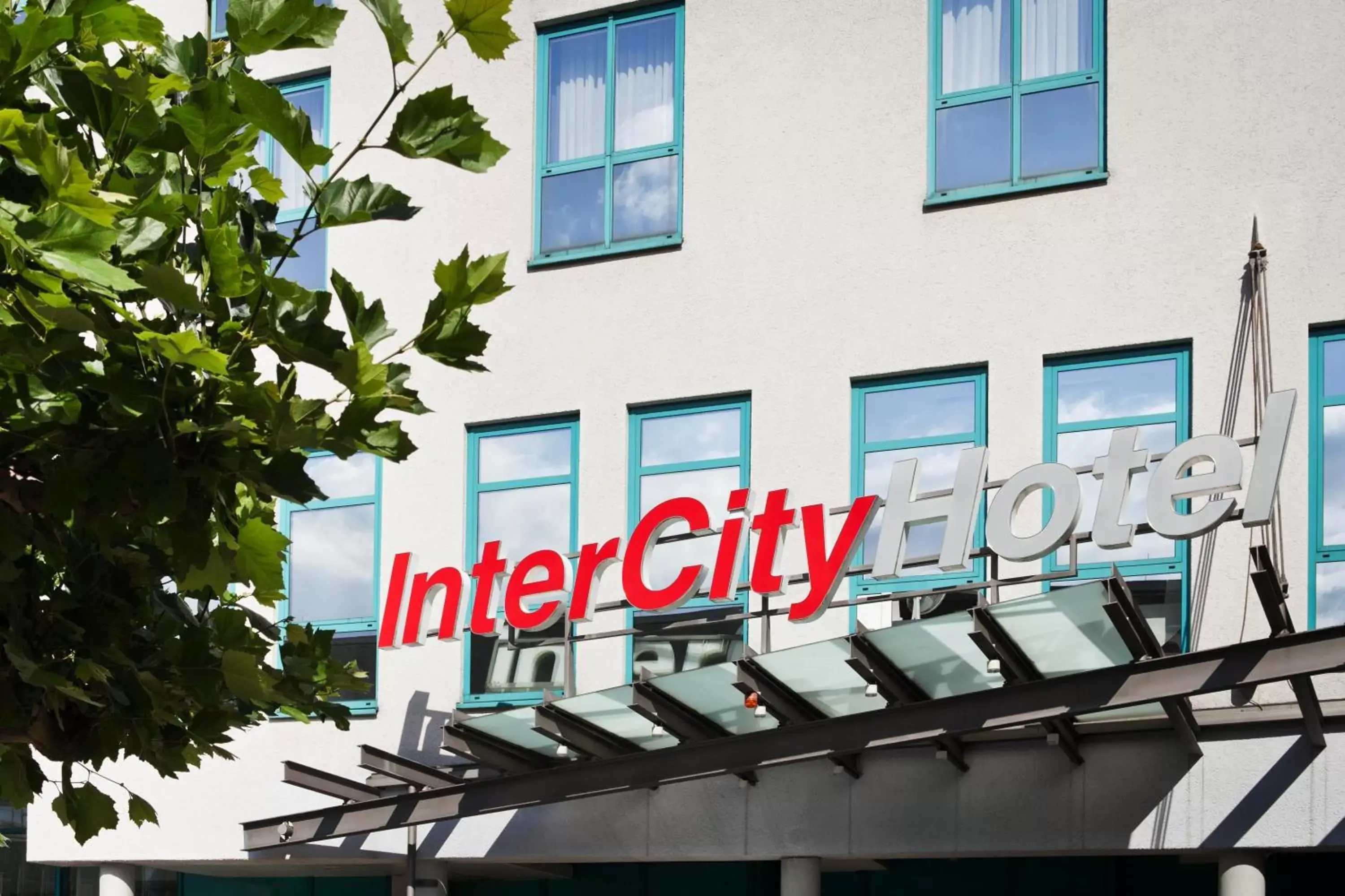 Facade/entrance in IntercityHotel Kassel