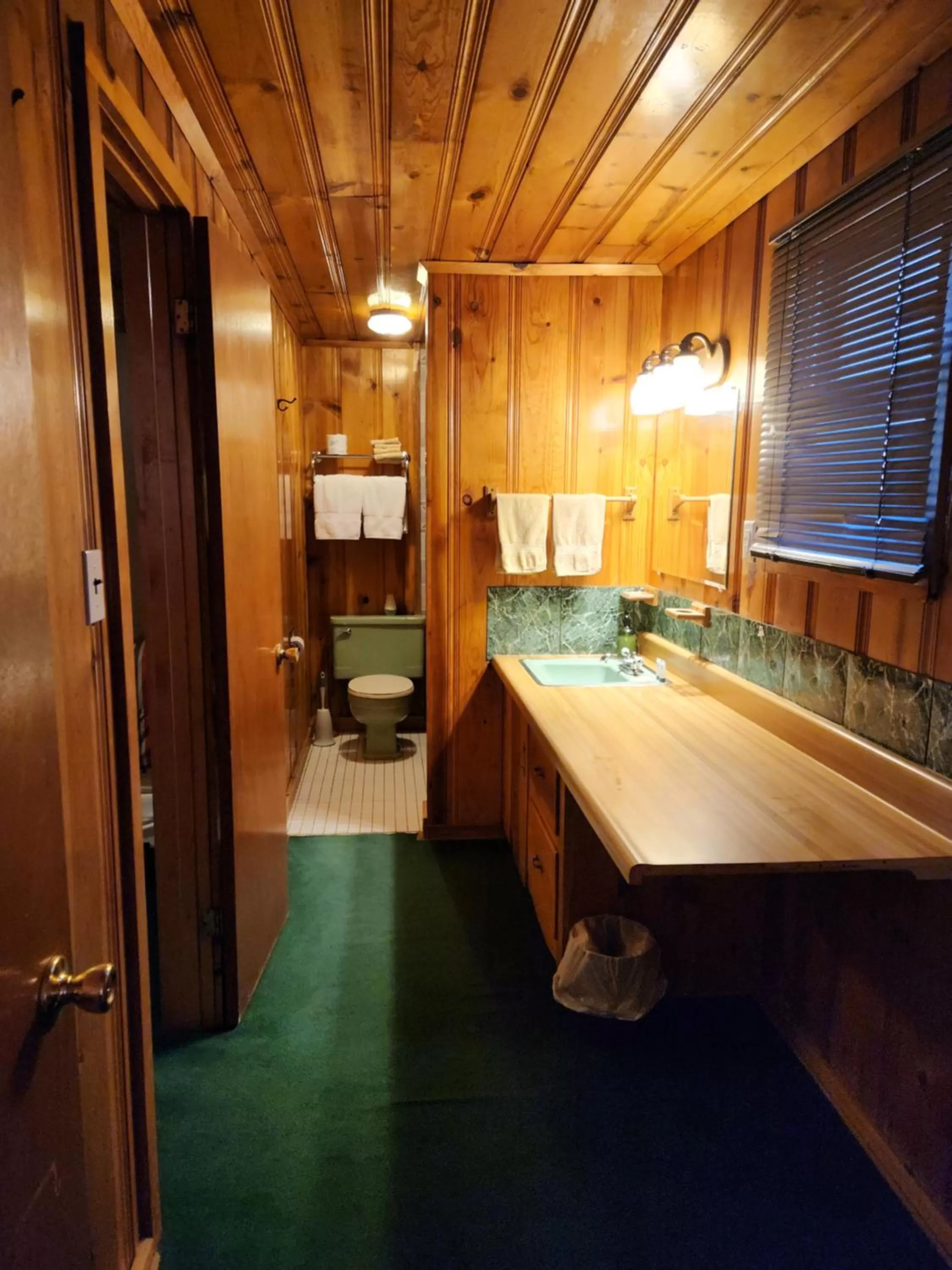 Eagle Nest Fly Shack & Lodge