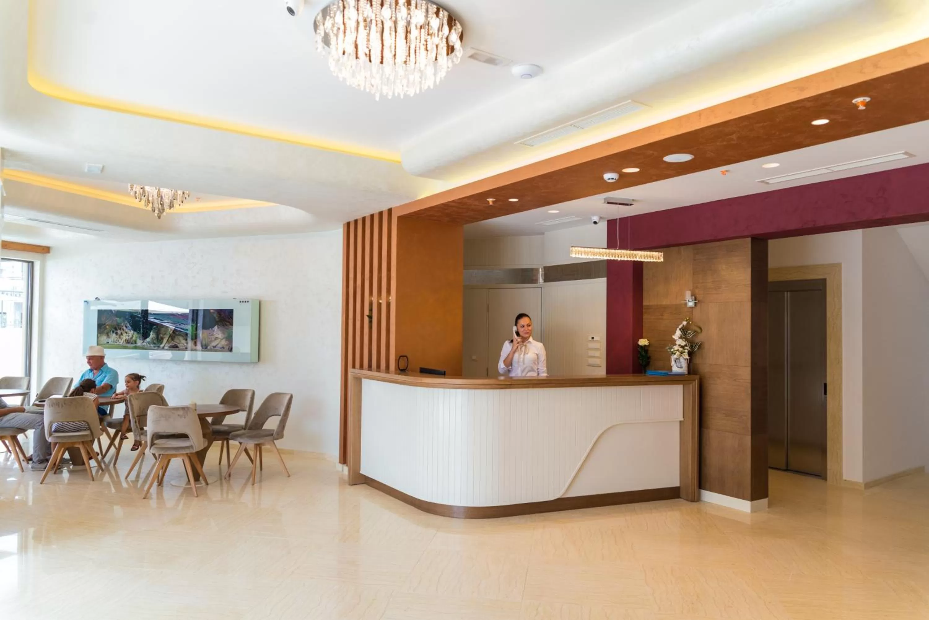 Lobby or reception in Hotel Kadmo by Aycon