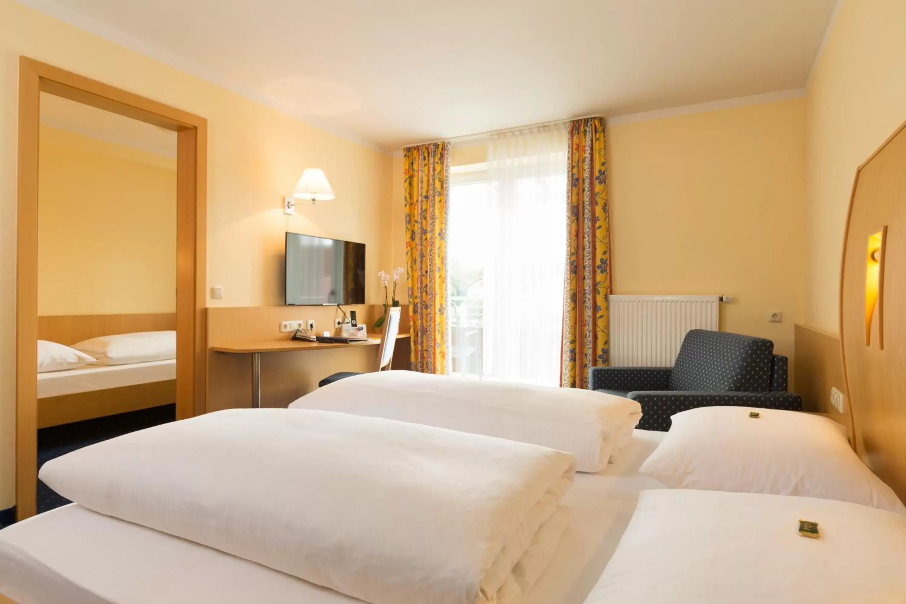 Triple Room in Landhotel Restaurant Huberhof Allershausen Triple Room in Landhotel Restaurant Huberhof Allershausen