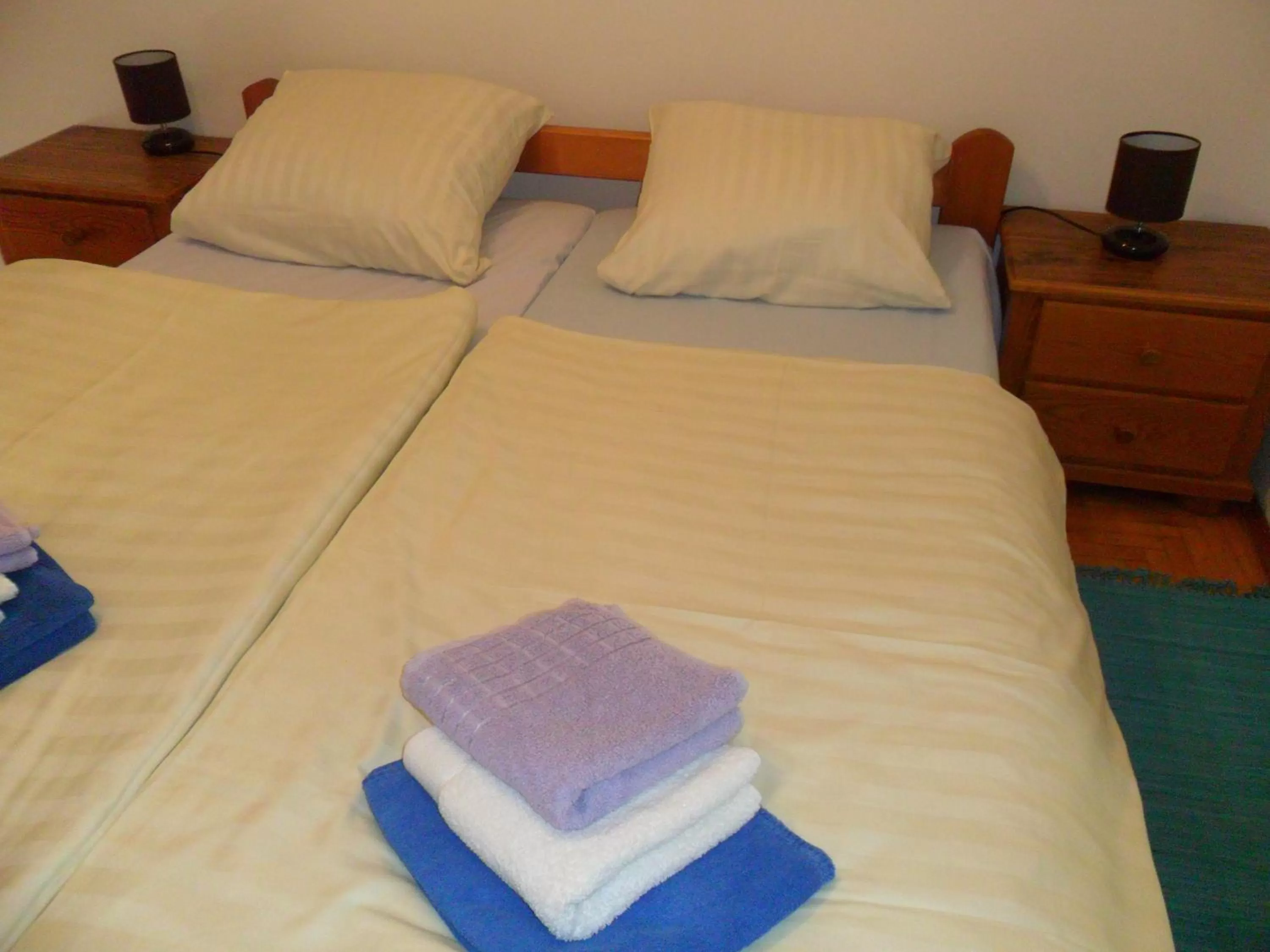 Photo of the whole room, Bed in Sobe u kucanstvu MBM