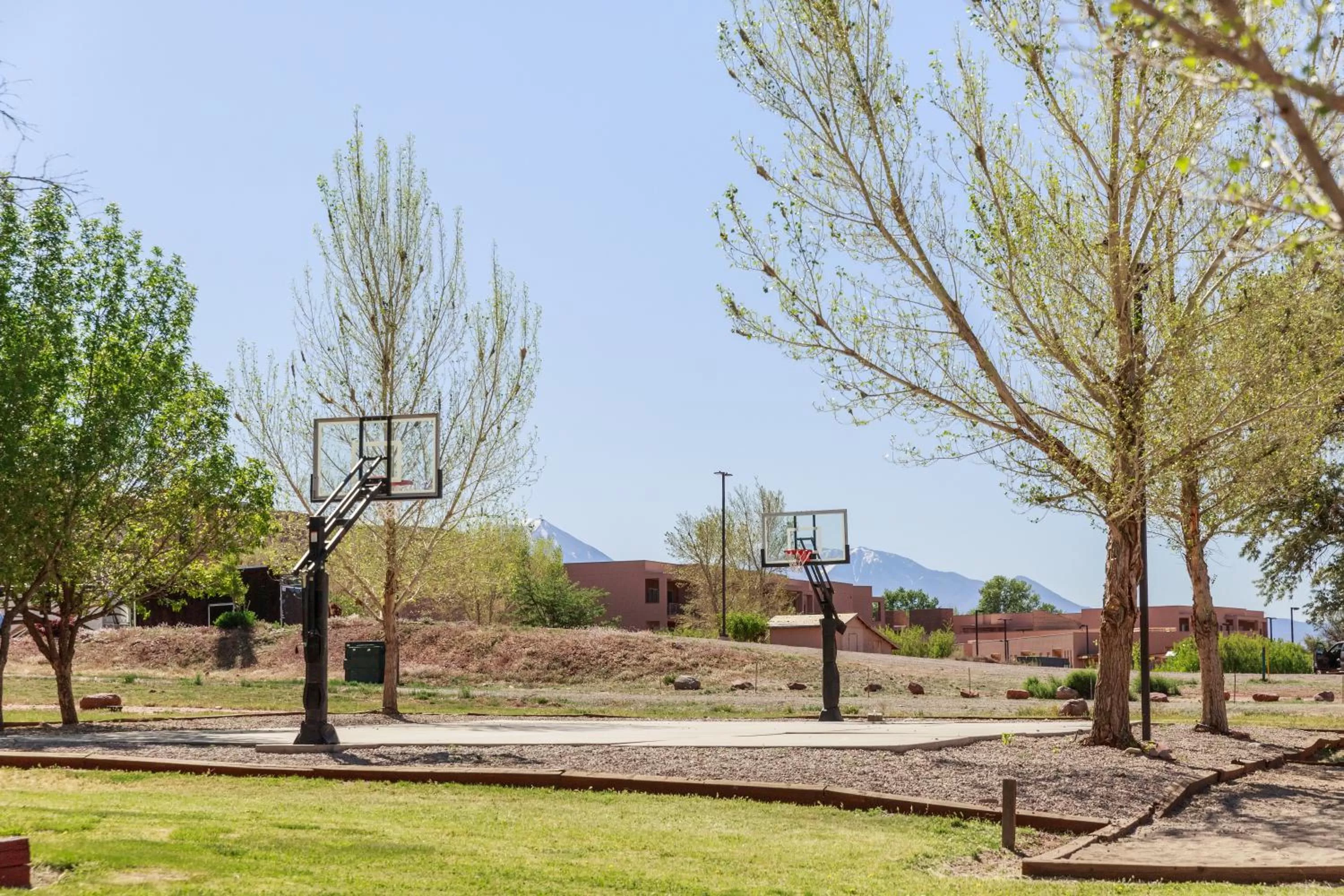 Children play ground in Aarchway Inn