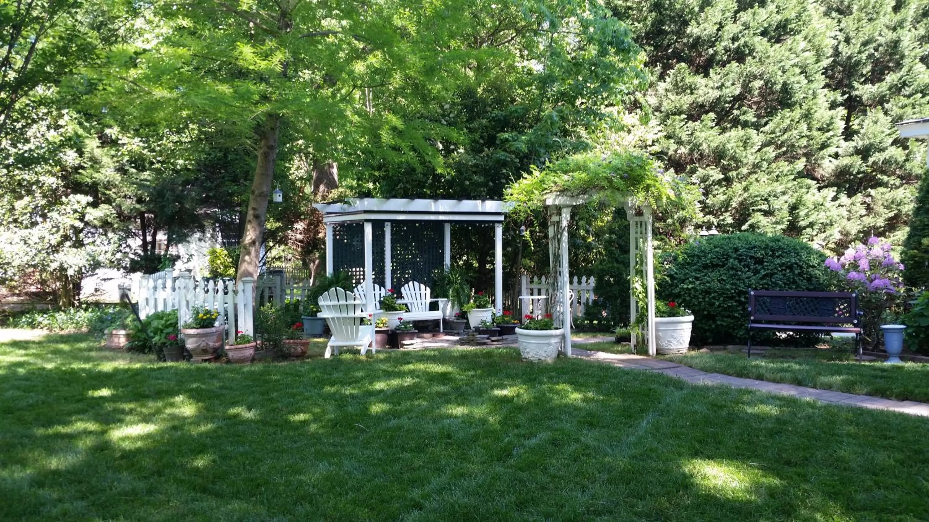 Patio in A Williamsburg White House Inn