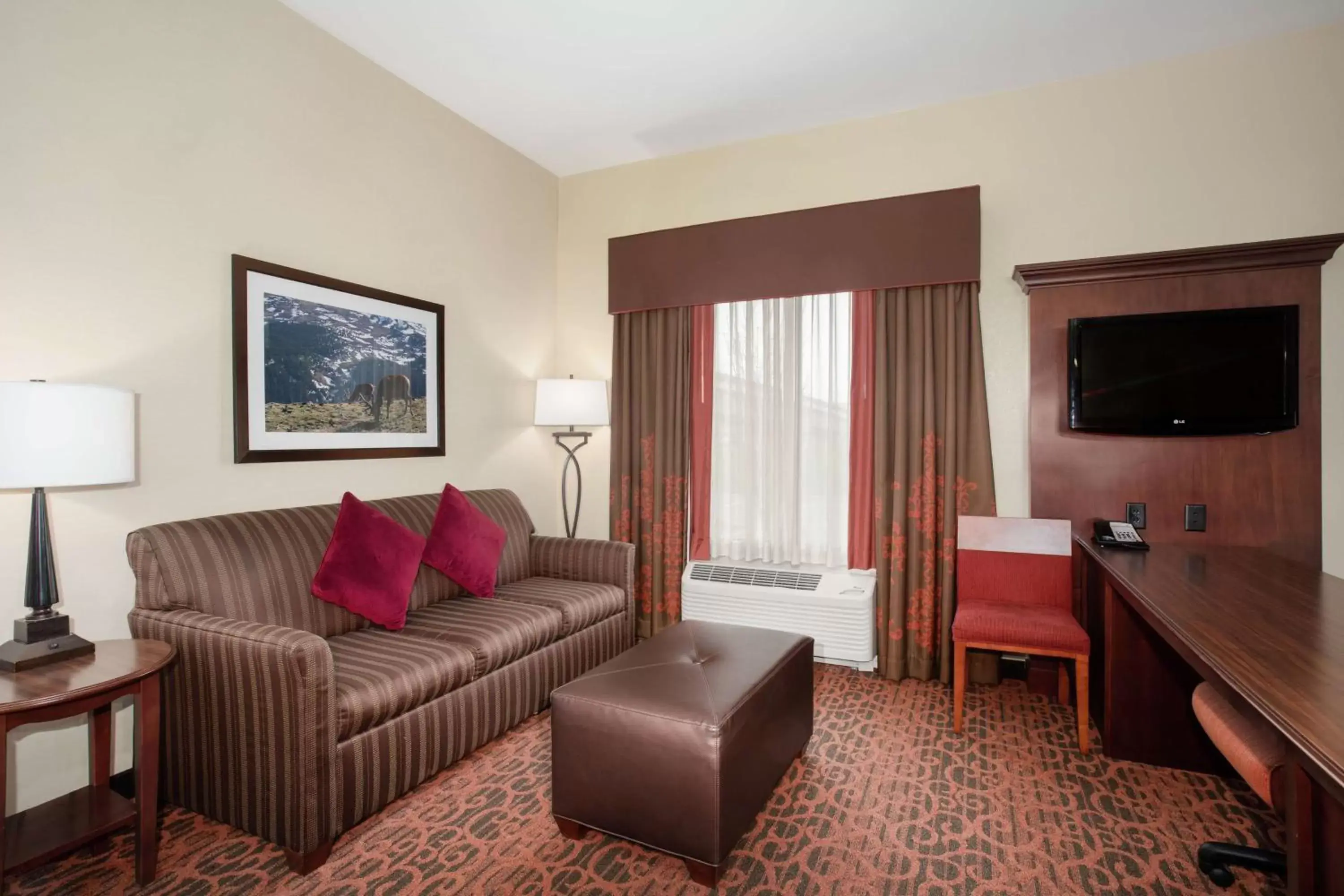 Bedroom, Seating Area in Hampton Inn and Suites Denver/South-RidgeGate