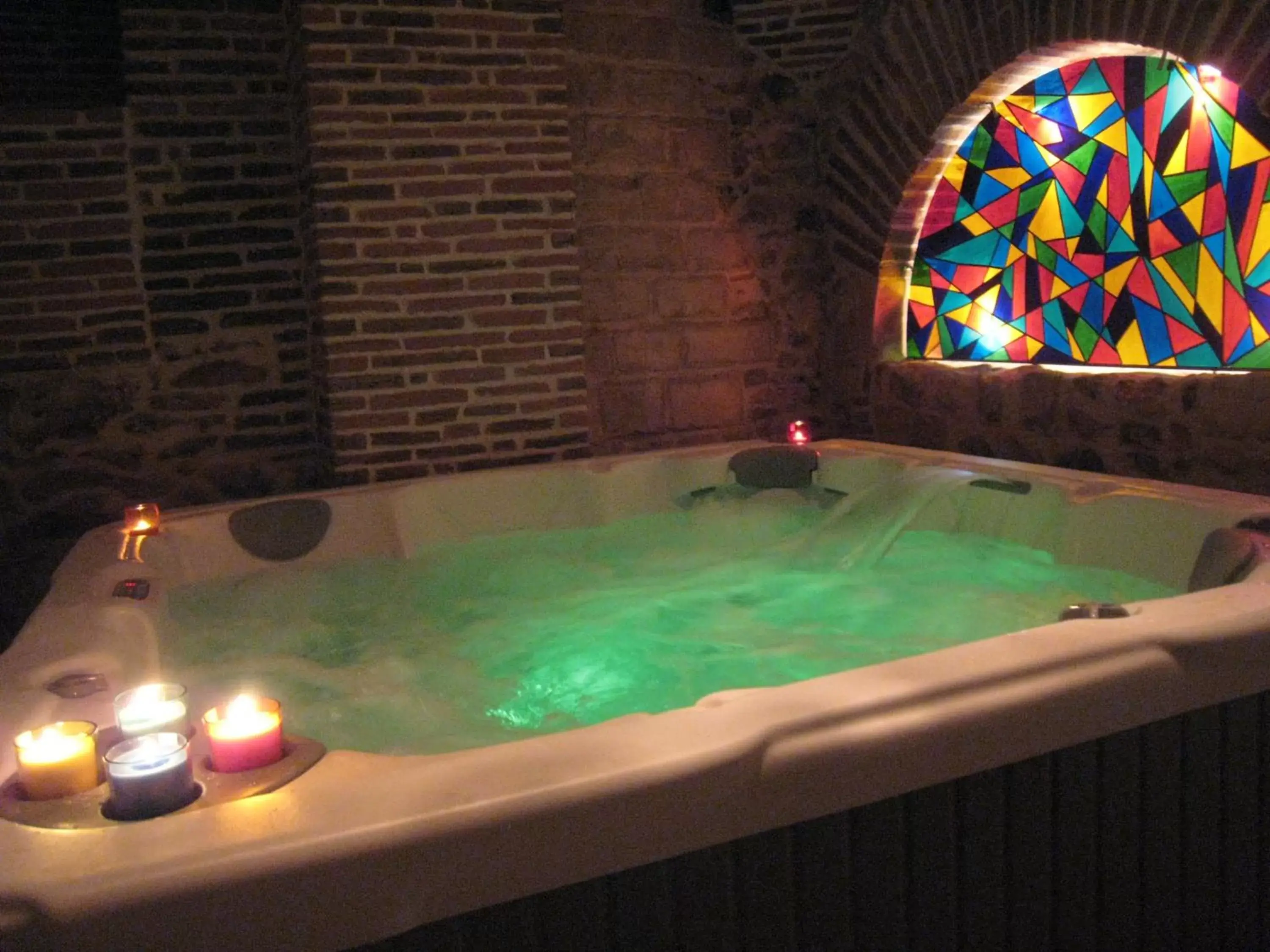 Hot Tub in Hotel Relais Saint Jean Troyes