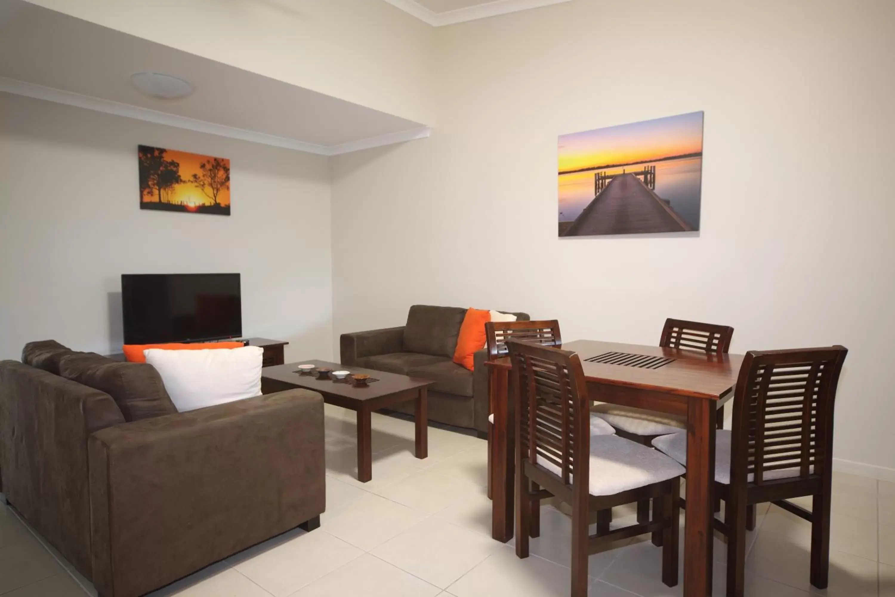 Living room, Dining Area in Direct Hotels - Villas on Rivergum