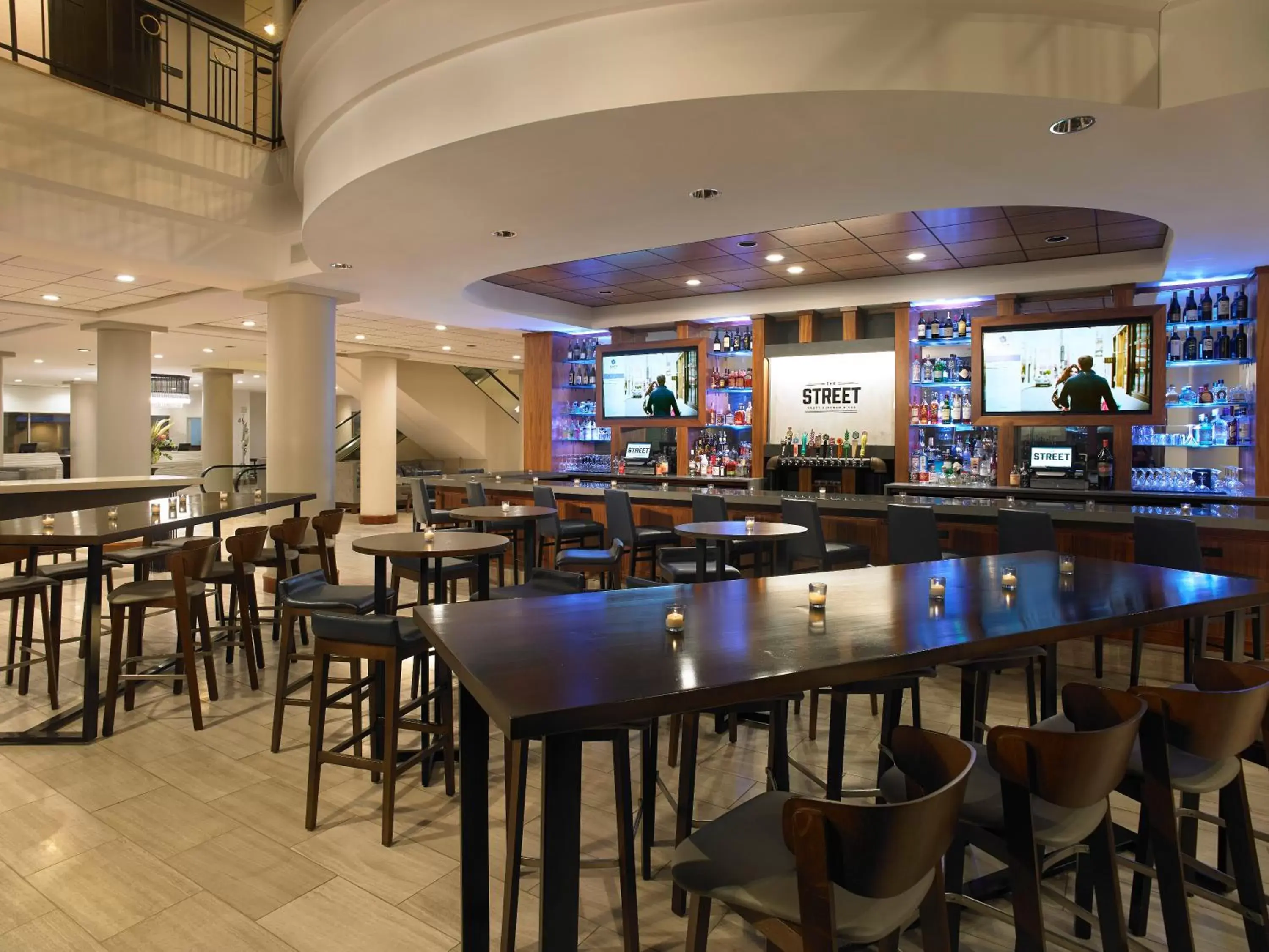 Restaurant/Places to Eat in Hyatt Regency Rochester