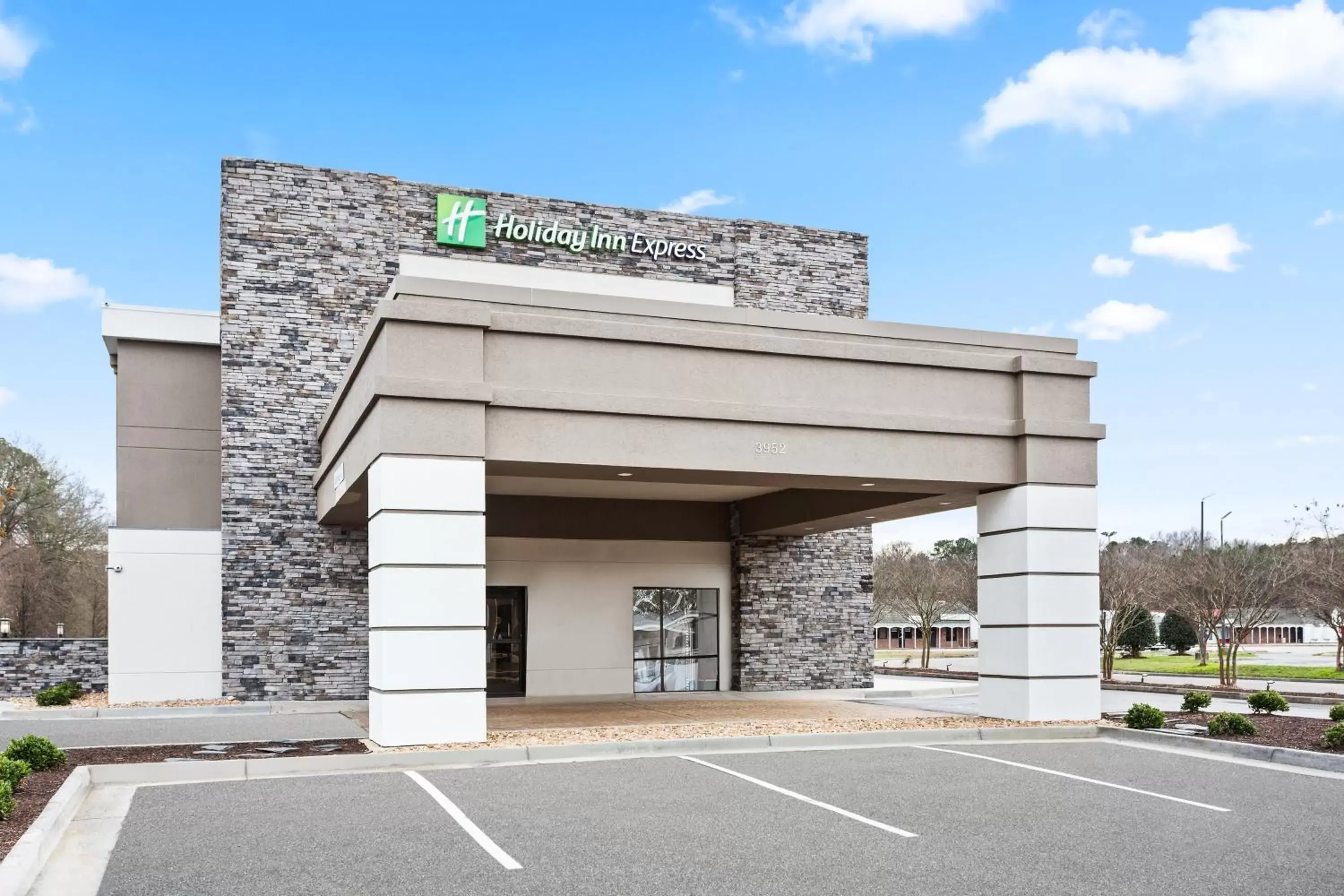Property Building in Holiday Inn Express Hopewell - Fort Lee Area, an IHG Hotel