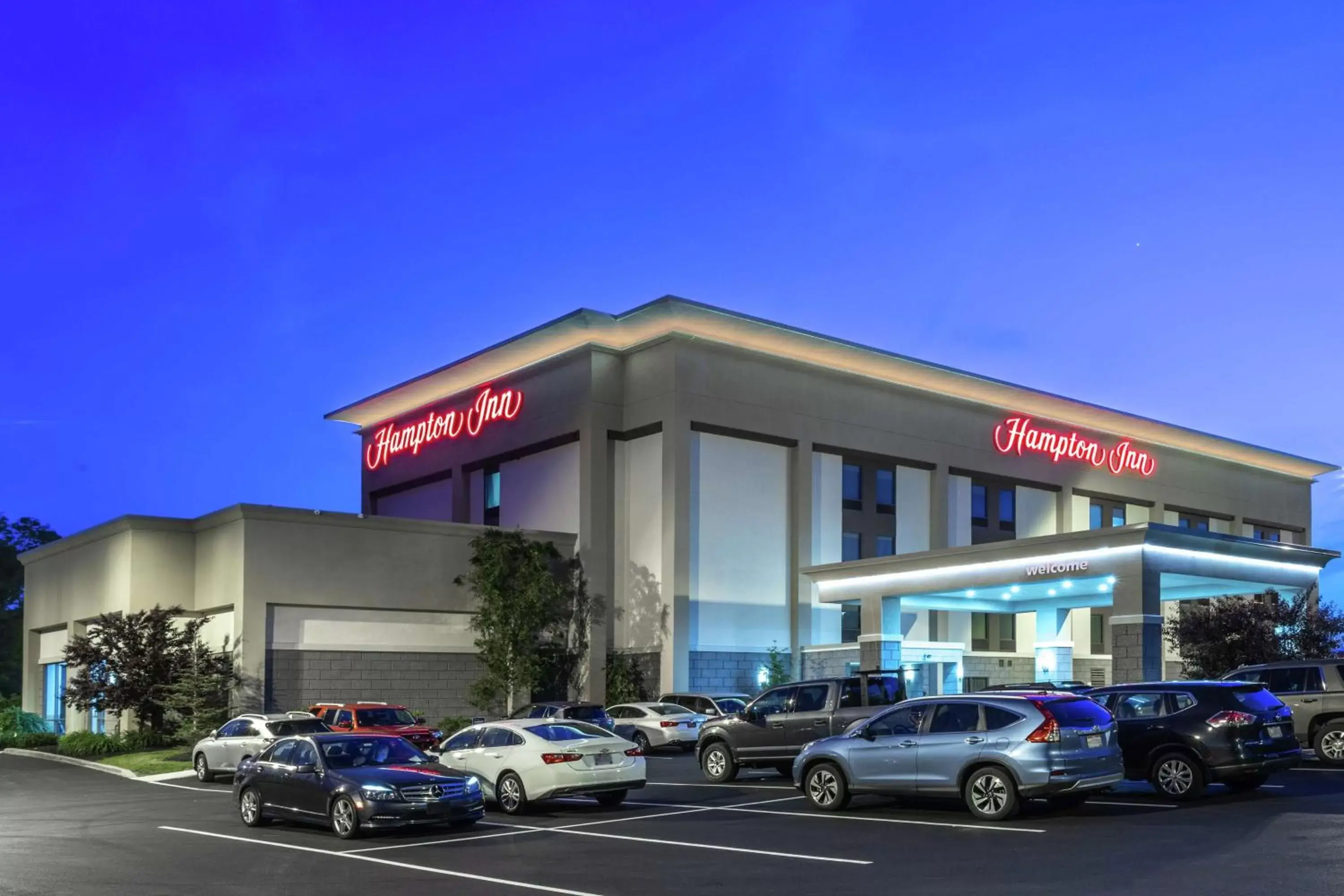 Property building in Hampton Inn Bedford Property building in Hampton Inn Bedford