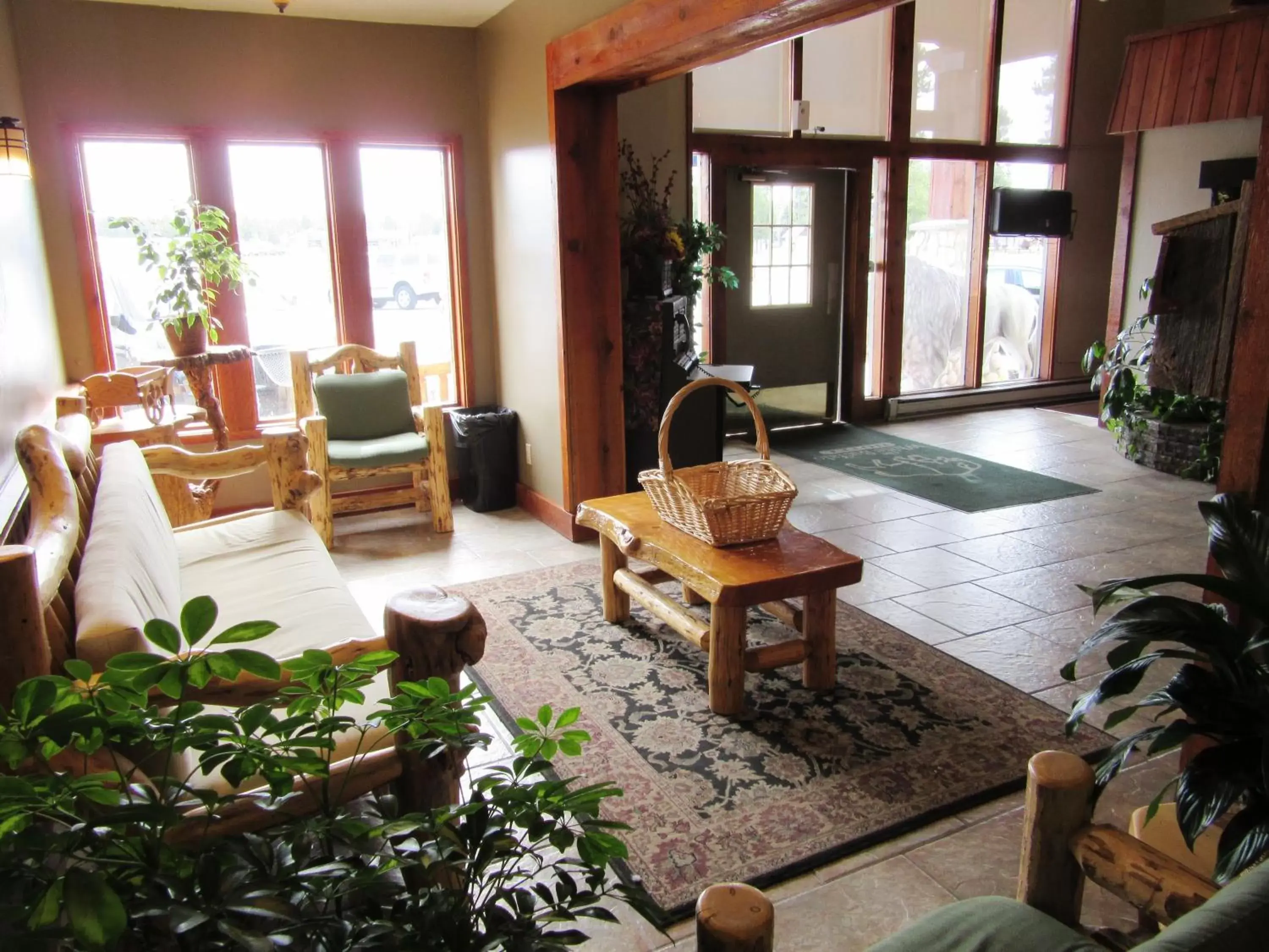 Lobby or reception, Seating Area in White Buffalo Hotel