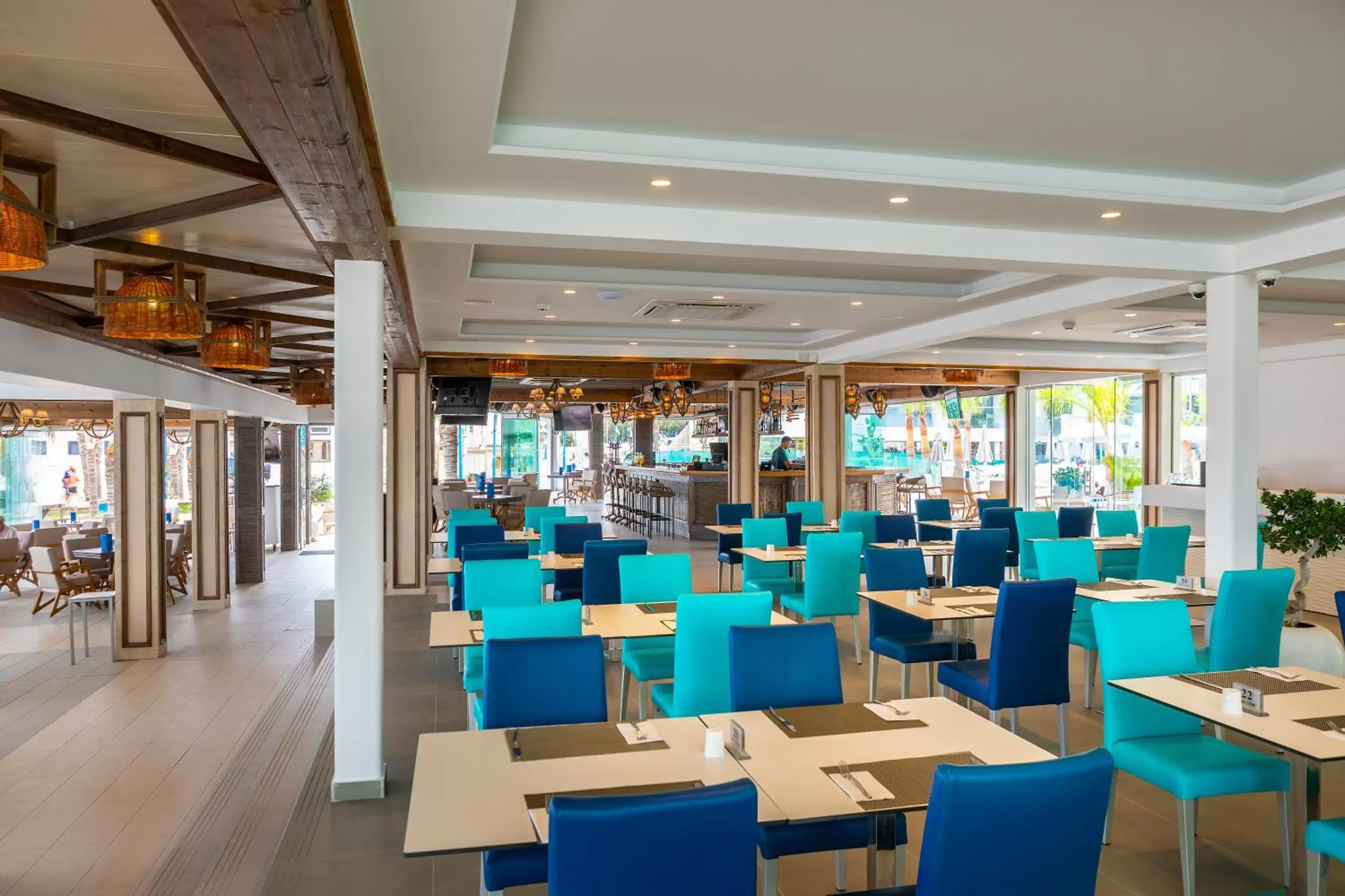 Breakfast, Restaurant/Places to Eat in Limanaki Beach Hotel & Suites