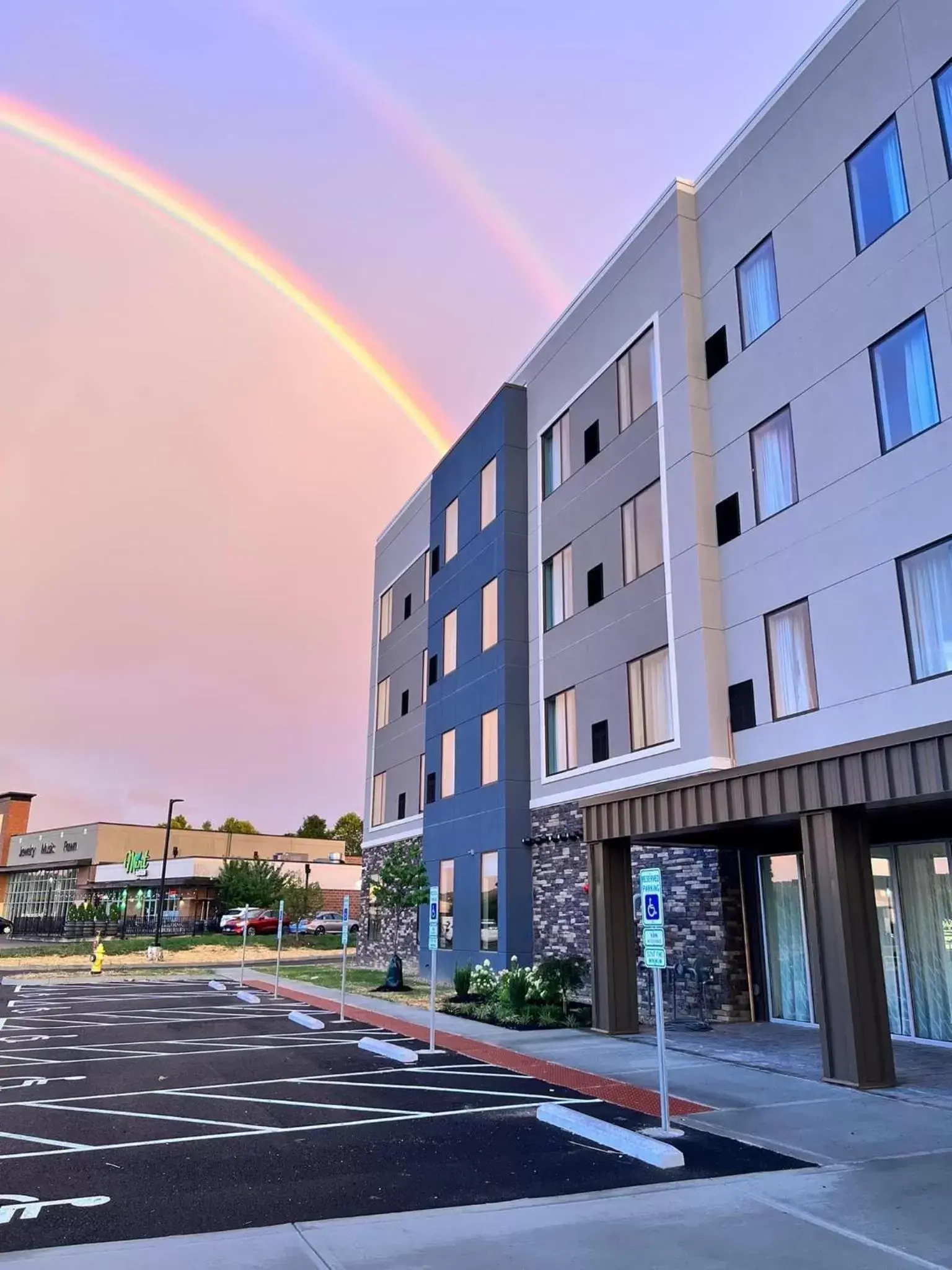 Property Building in Staybridge Suites - Cincinnati East - Milford, an IHG Hotel