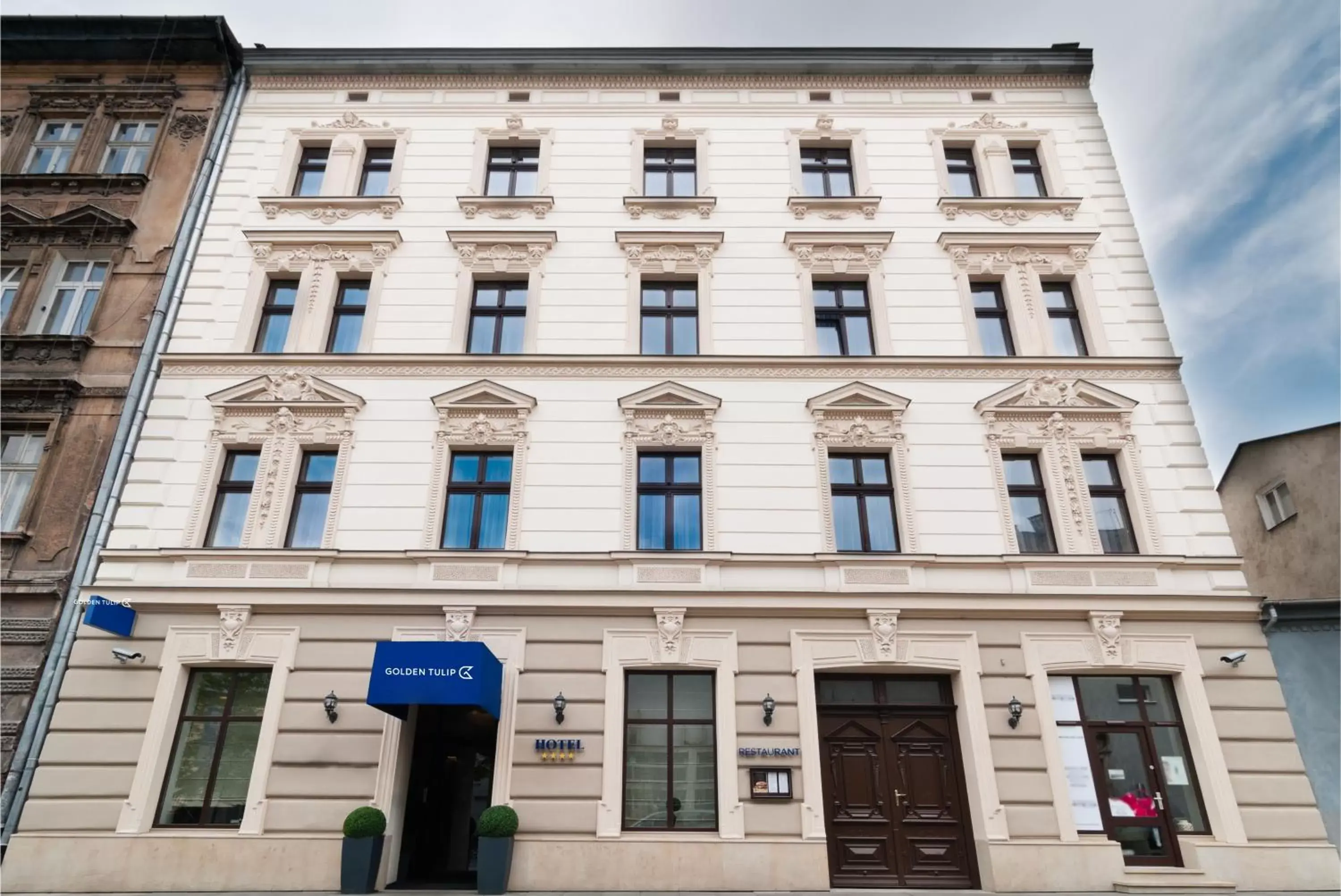 Facade/entrance, Property Building in Golden Tulip Krakow City Center