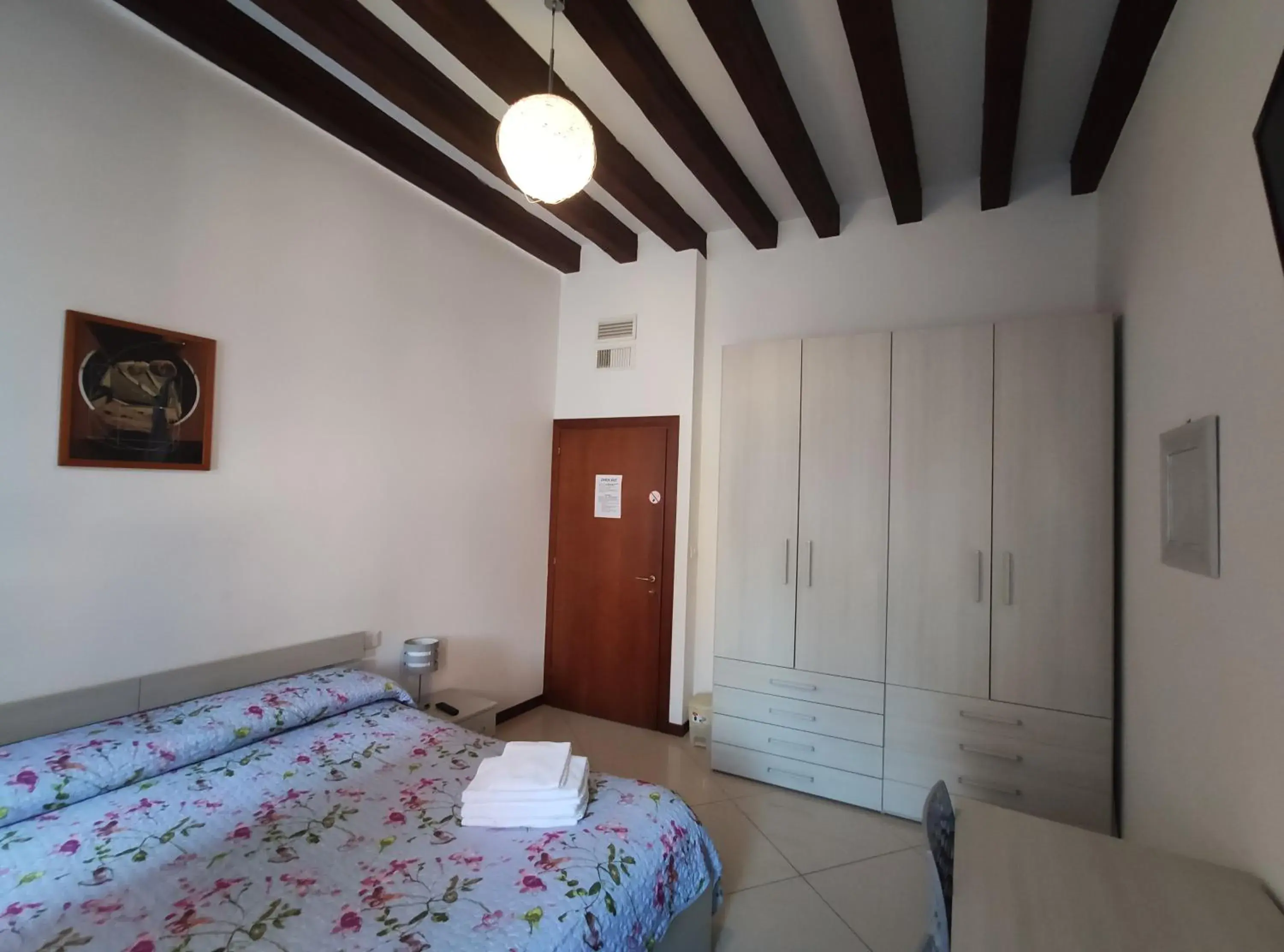 Bedroom, Bed in Sweet Venice - locazione turistica - apartment