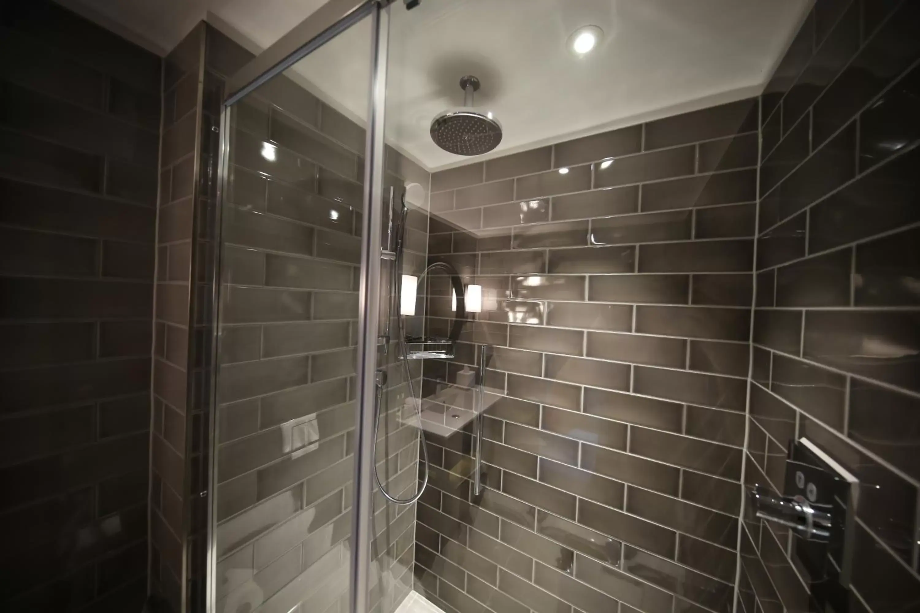 Shower, Bathroom in Dakota Glasgow