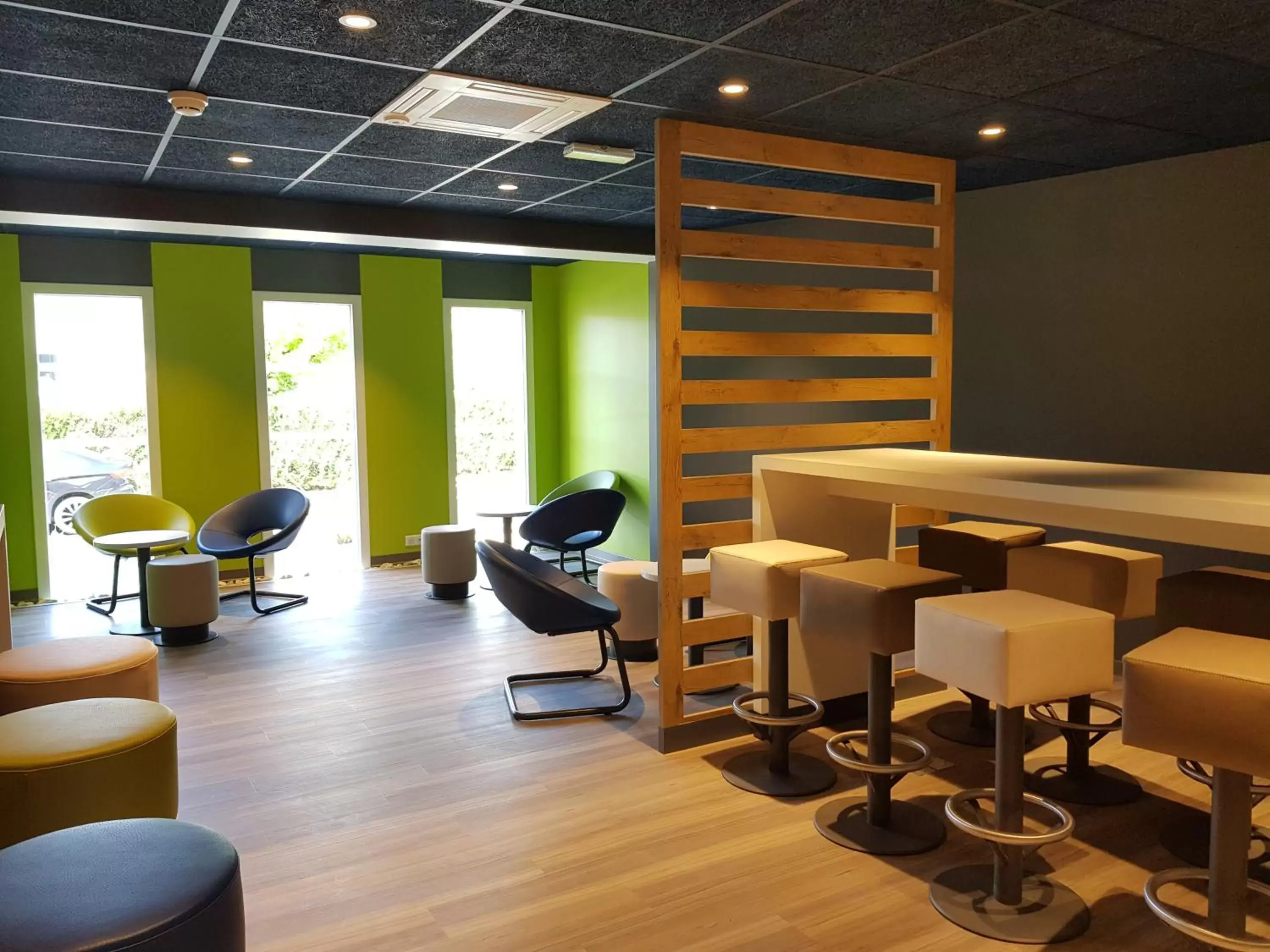 Lobby or reception in ibis budget Cahors