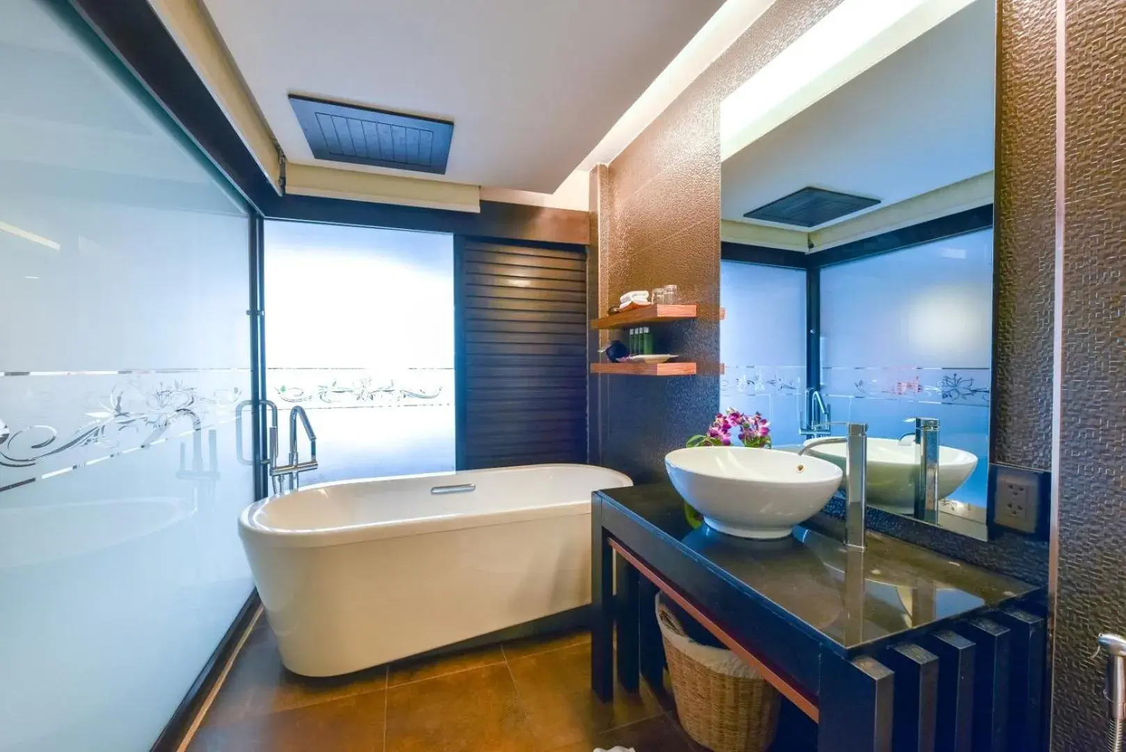 Bathroom in Samui Jasmine Resort - SHA Plus