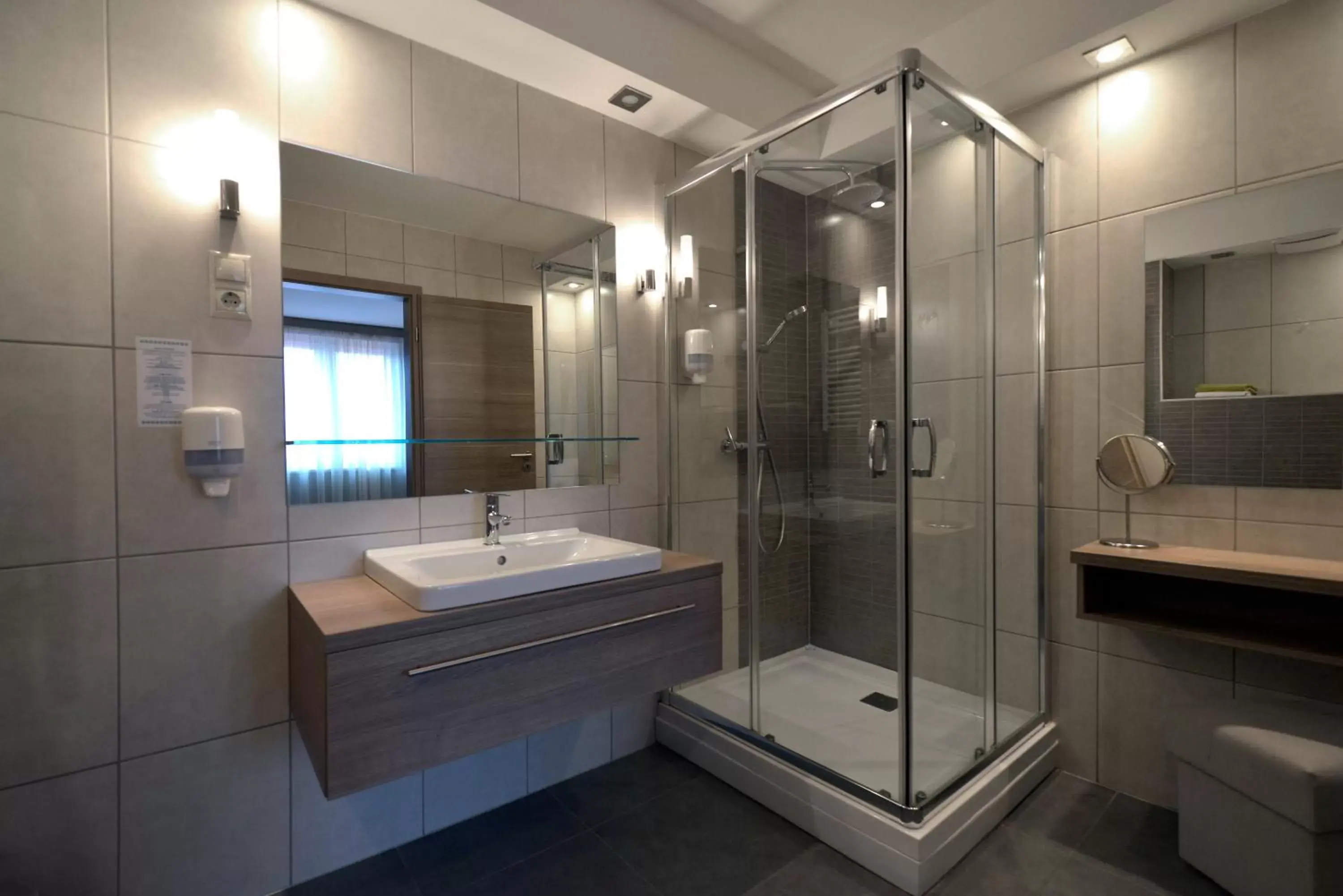 Shower, Bathroom in Vitta Hotel Superior Budapest
