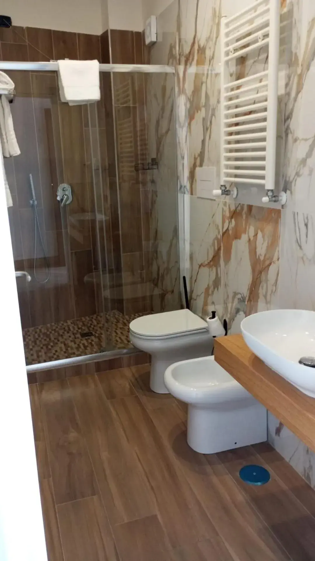 Shower in Hotel Barbato Shower in Hotel Barbato