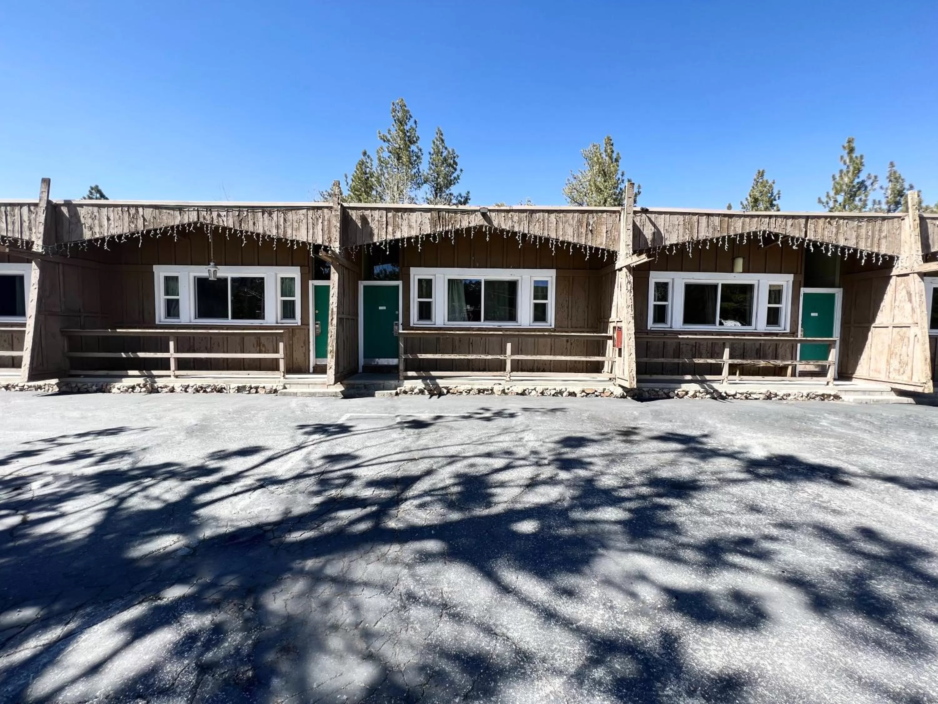 Property building in OMEO Suites Big Bear