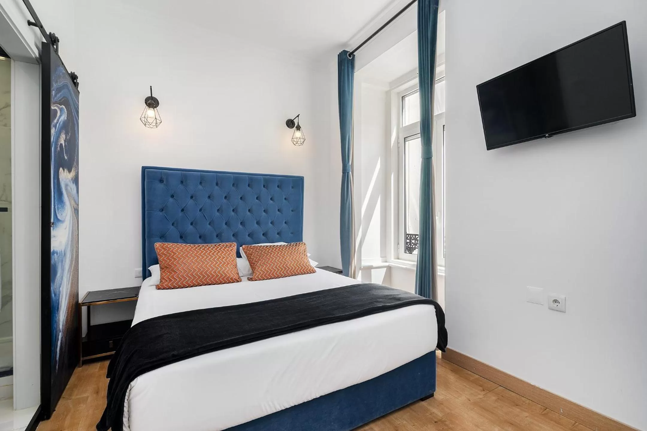 Bedroom, Bed in Lisbon 5 Hotel