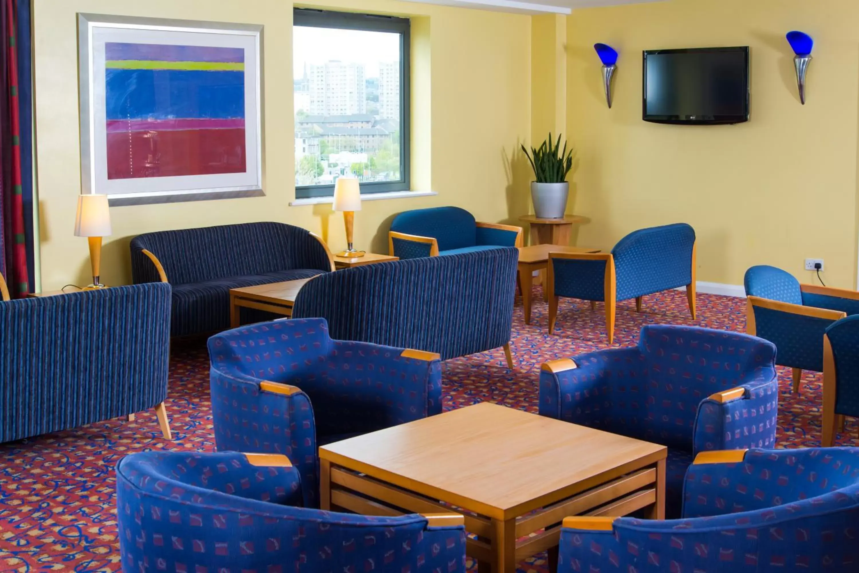 Lobby or reception in Holiday Inn Express Bradford City Centre, an IHG Hotel
