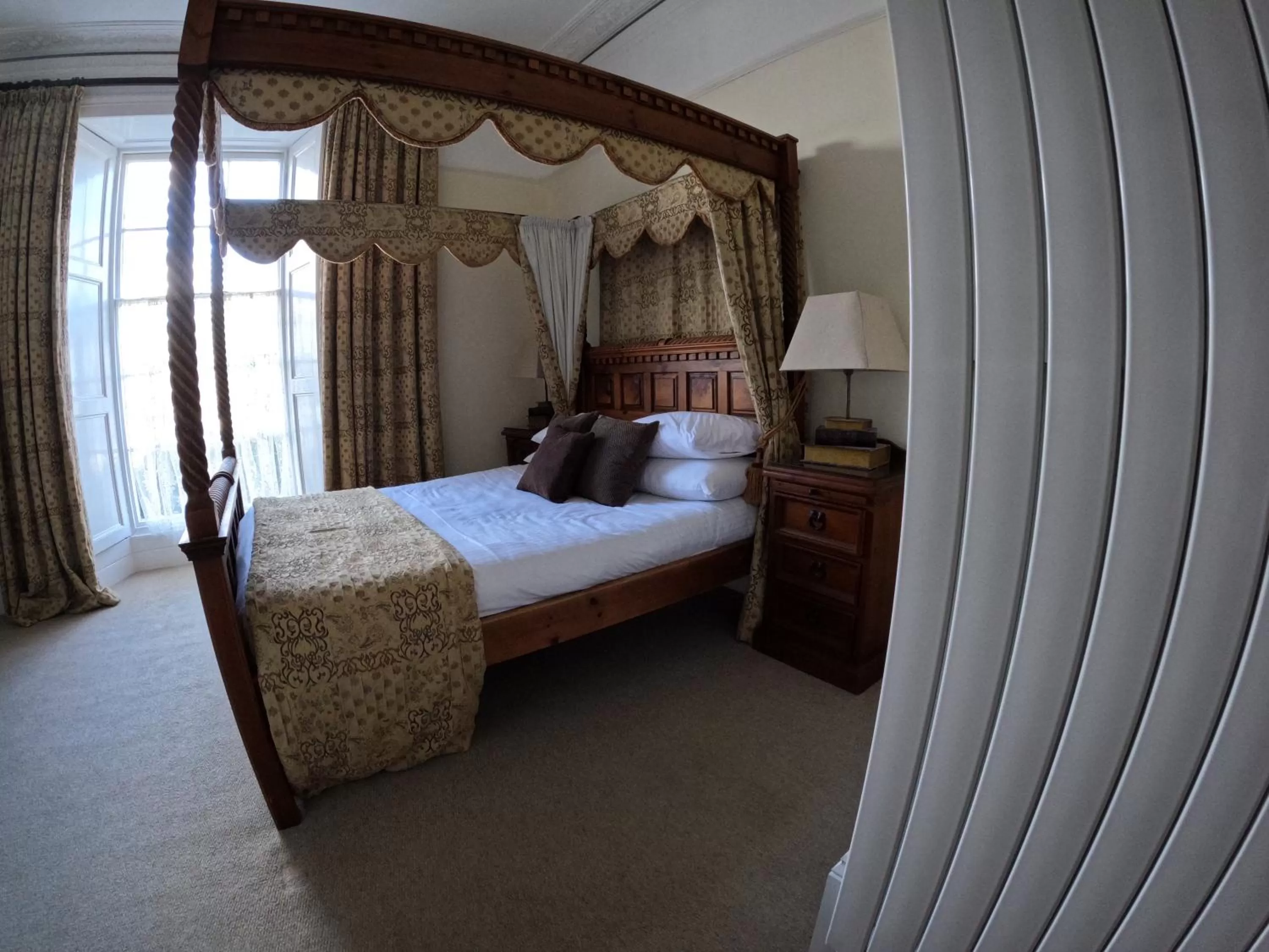 Bed in The Grove Falmouth