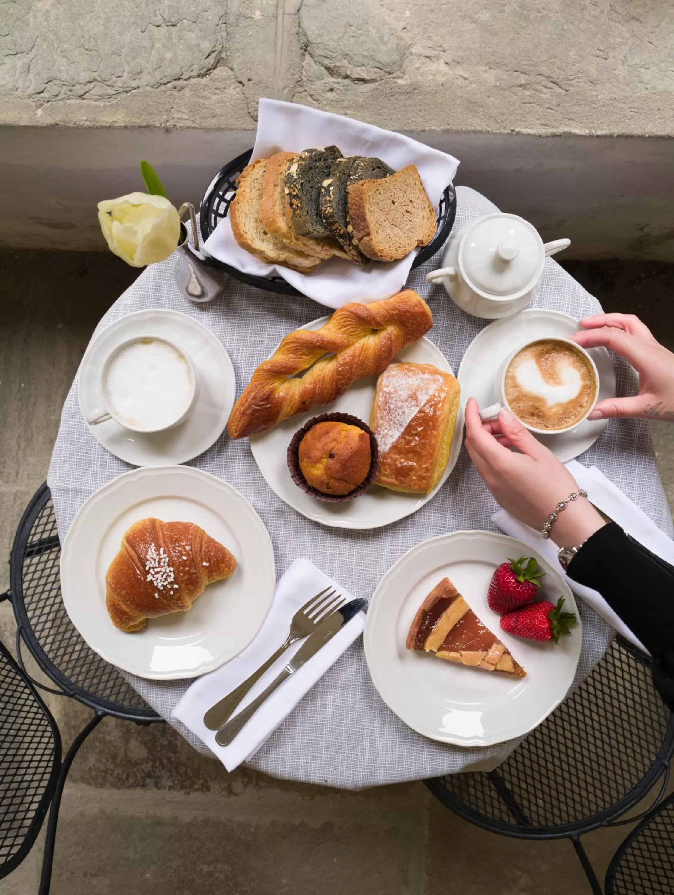 Food and drinks in Convento Boutique Hotel