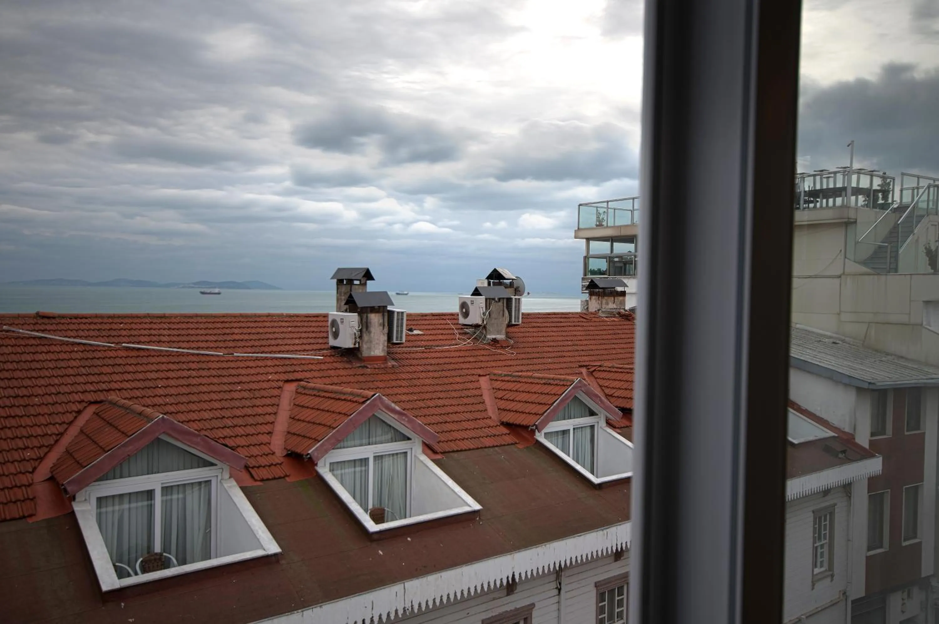 Day in Paris Garden Hotel Istanbul